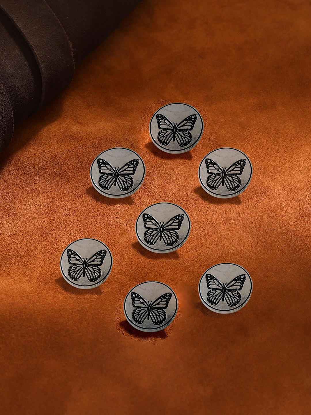 COSA NOSTRAA Men Set of 7 Dainty Butterfly Buttons