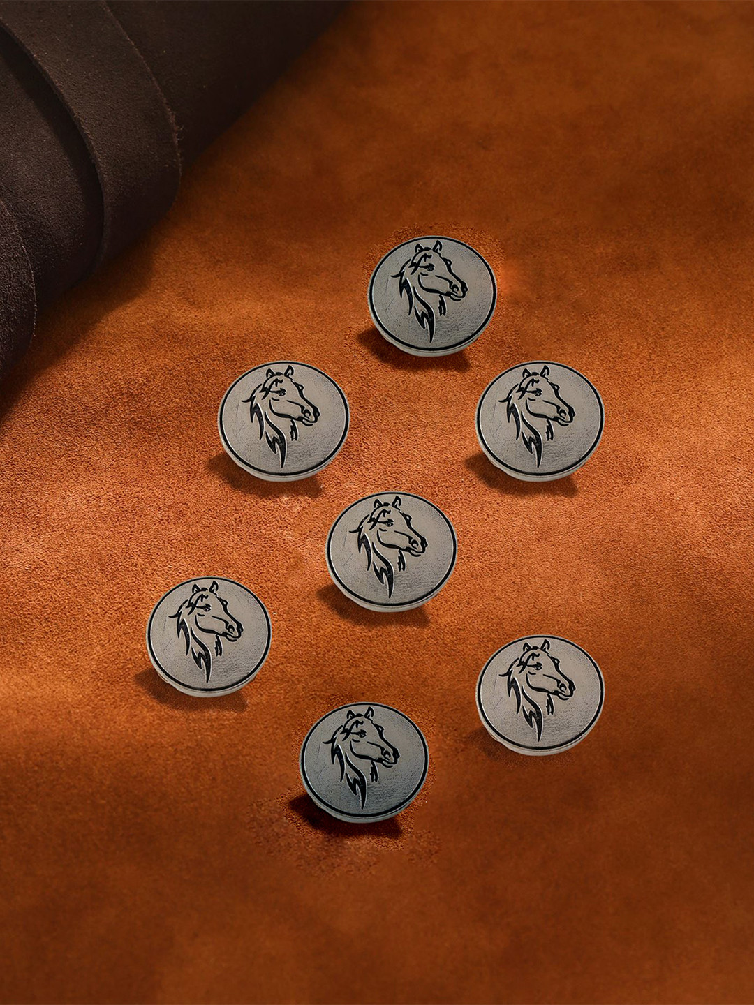 COSA NOSTRAA Men Set of 7 KIng's Knight Brooches