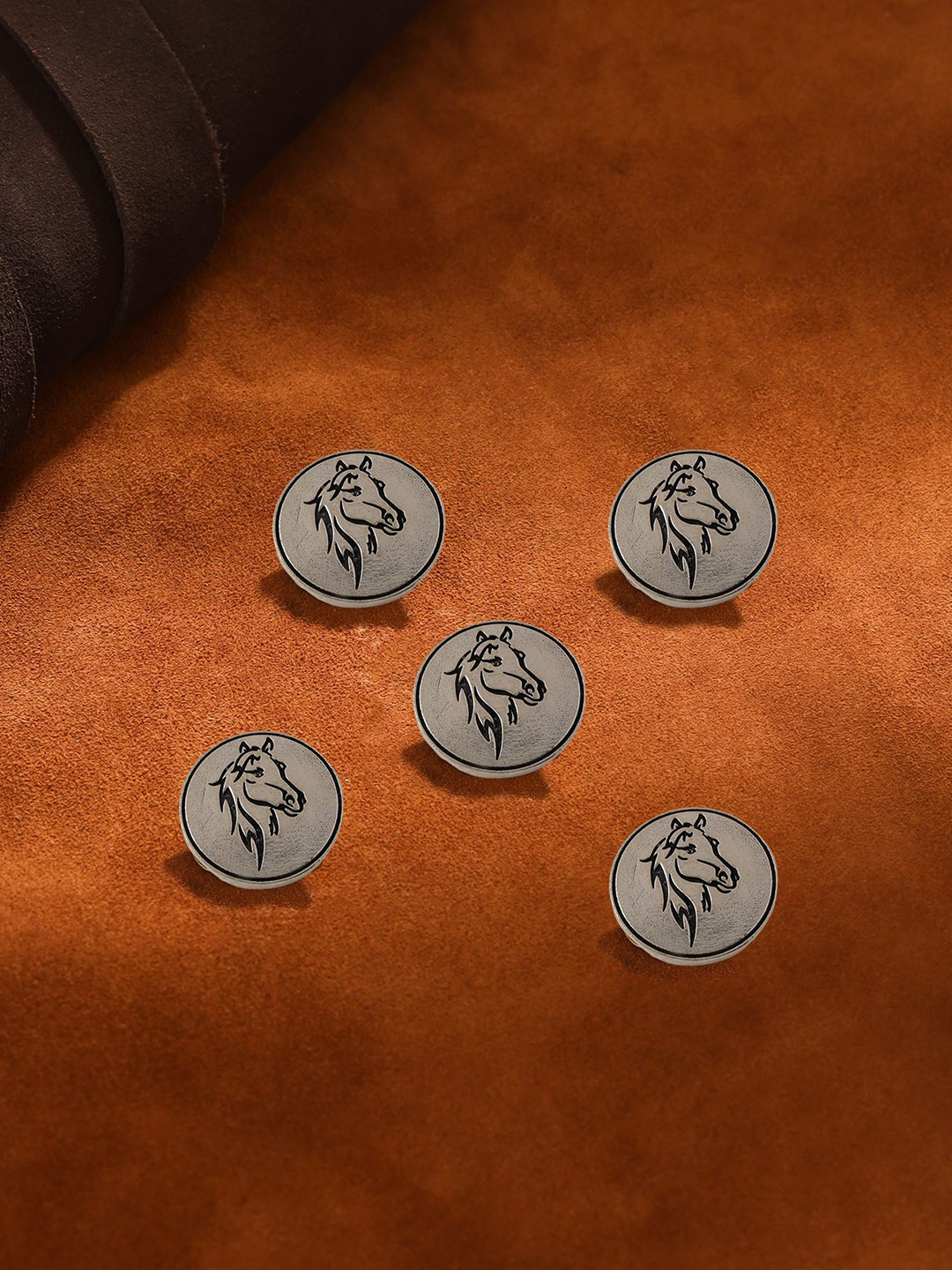 COSA NOSTRAA Men Set of 5 King's Knight Brooches