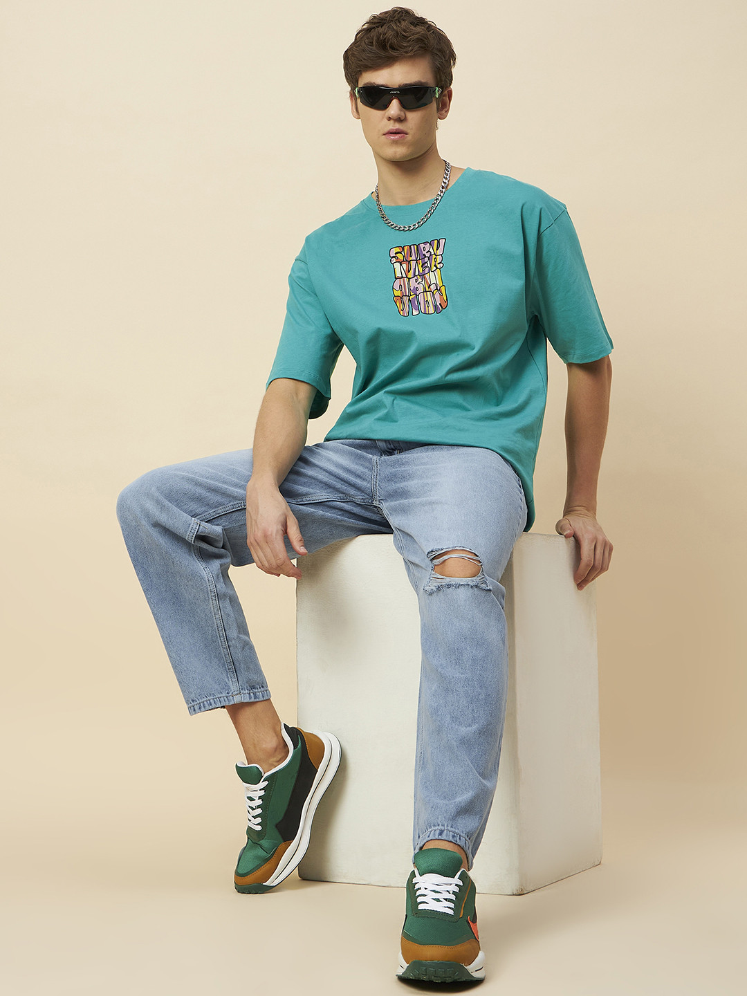 High Star Men Straight Fit Mildly Distressed Pure Cotton Jeans