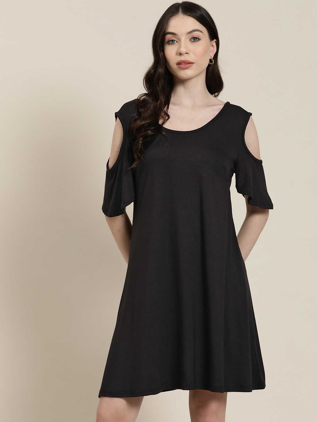Qurvii Solid Cold-Shoulder A-Line Dress