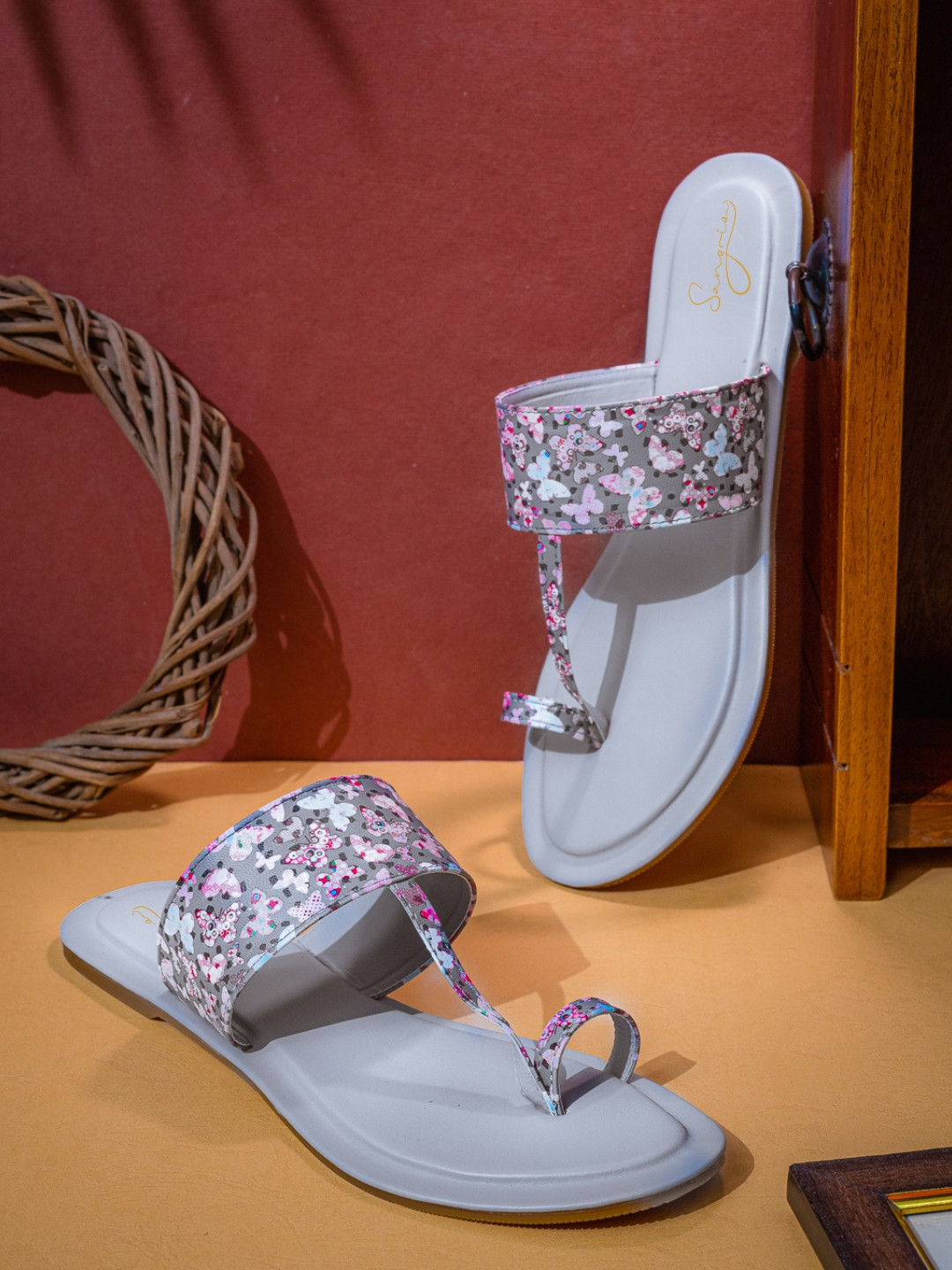 Sangria Grey And Pink Printed One Toe Flats