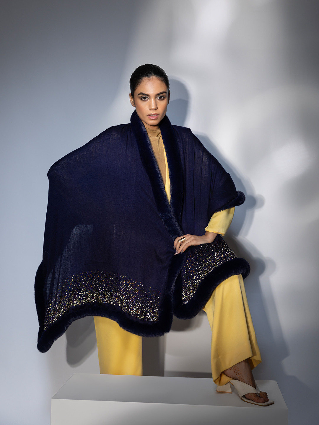 MODARTA Sparkling Sequined Fur Detailed Woolen Shawl