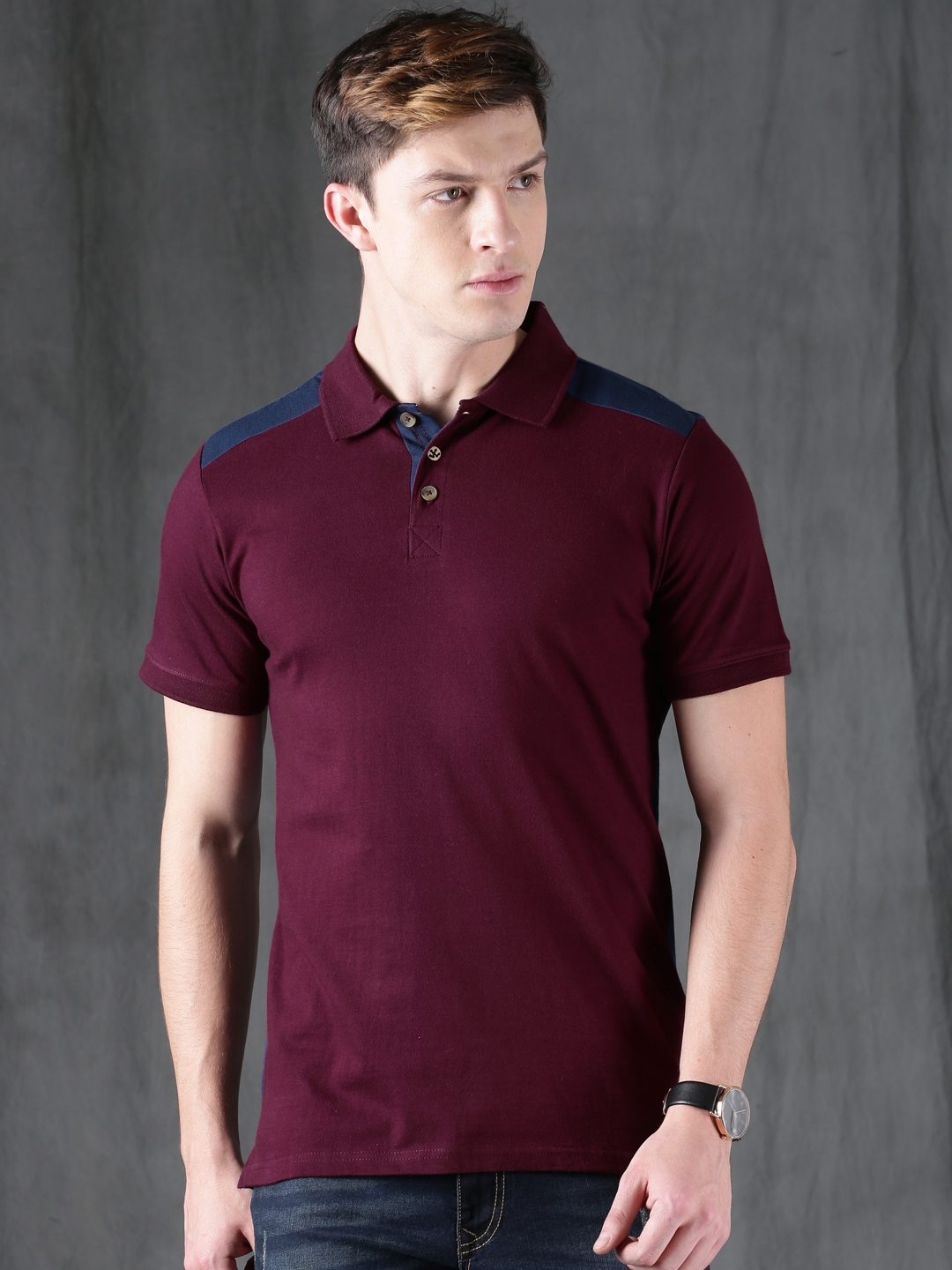 maroon collar t shirt