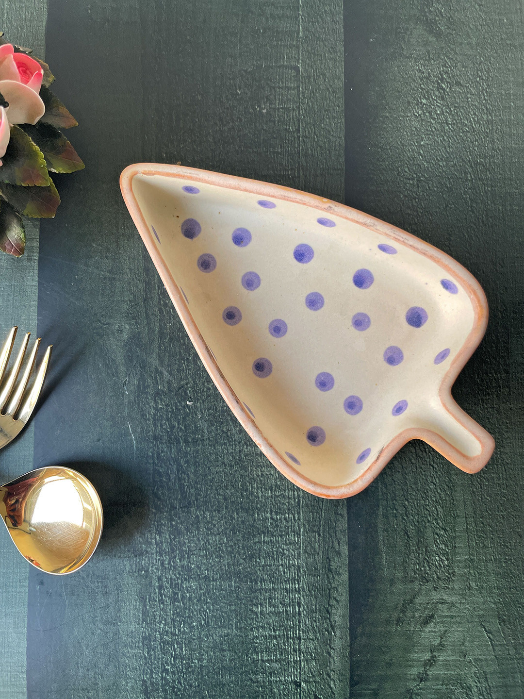CasaTrunk Cream-Coloured & Blue Printed Ceramic Leaf Platter
