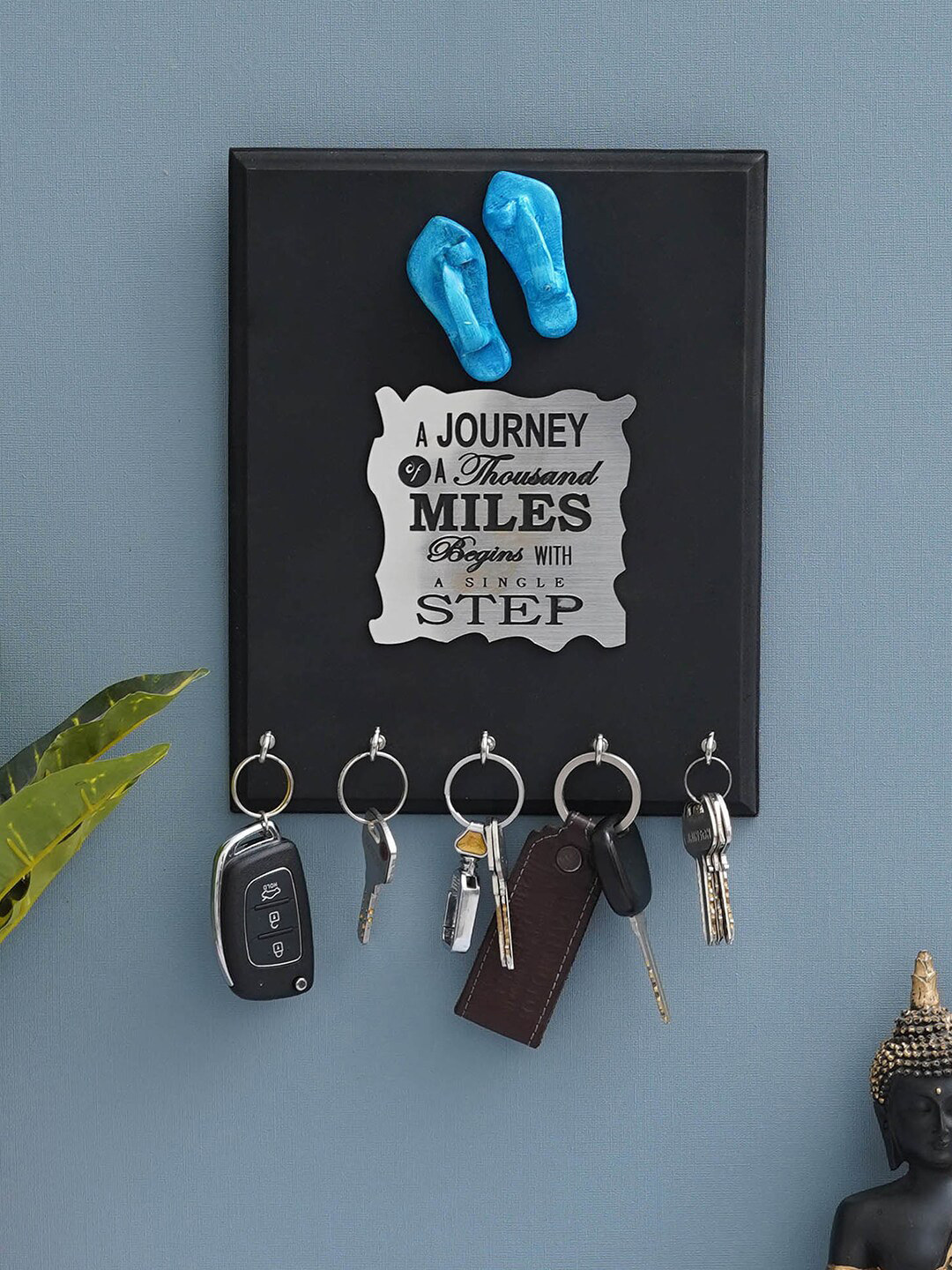 eCraftIndia Black A Journey Of A Thousand Miles Quote 5 Hooks Key Holder
