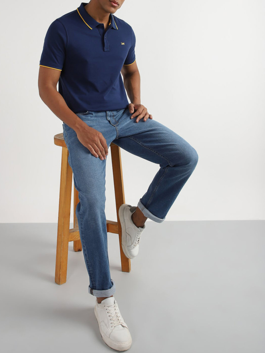 Lee Men Rodeo Light Fade Mid-Rise Stretchable Jeans