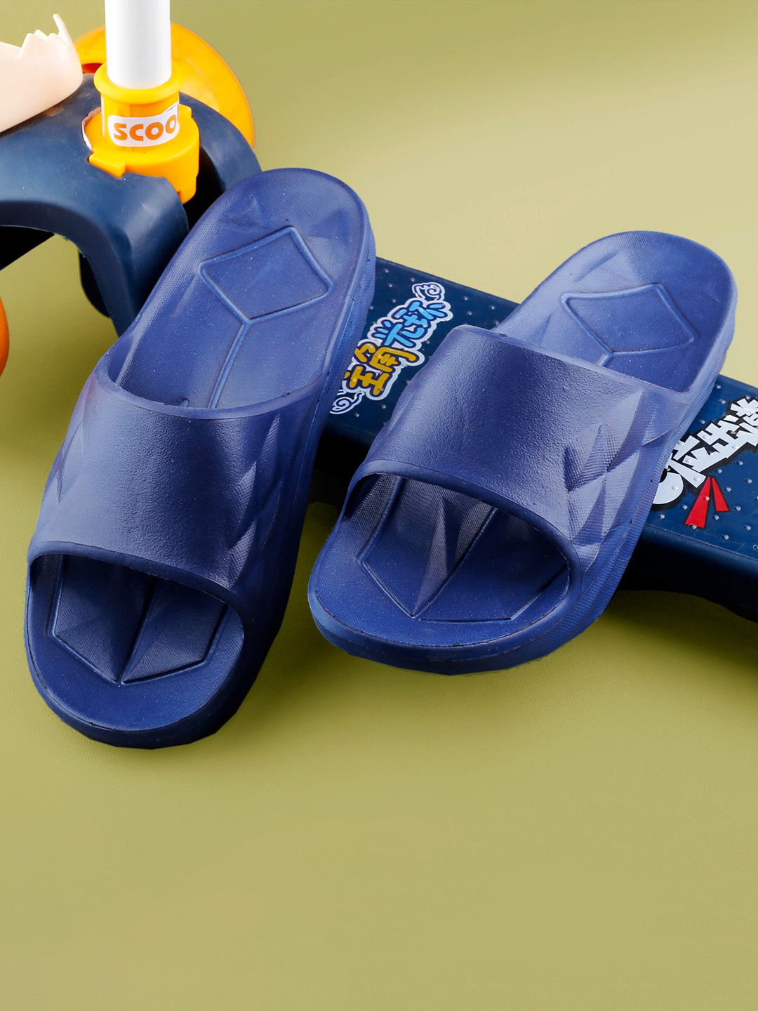 sneakers villa Men Textured Quick Drying Sliders