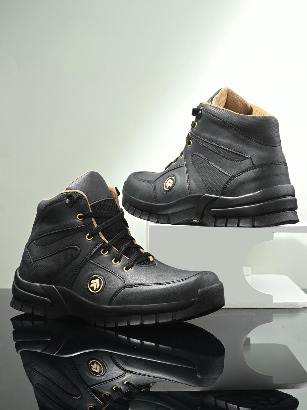 Hundo P Men Textured Mid-Top Regular Boots
