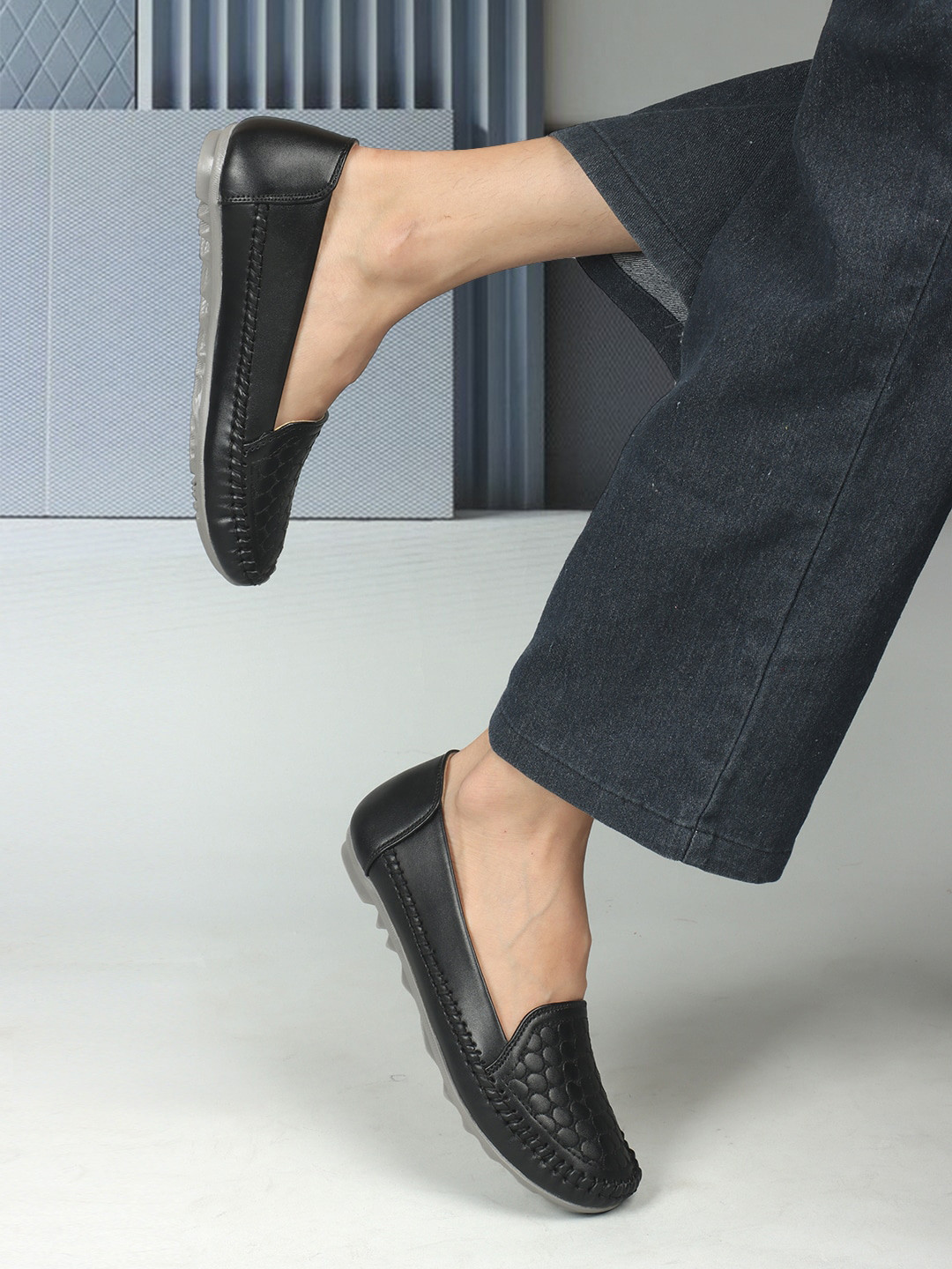 ICONICS Embroidered Round Toe Ballerinas
