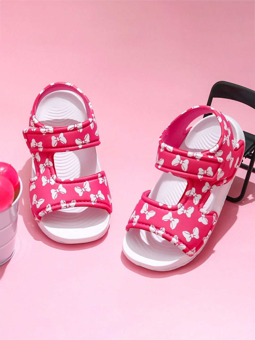 Yellow Bee Girls Bow Printed Open Toe Flats With Velcro Closure