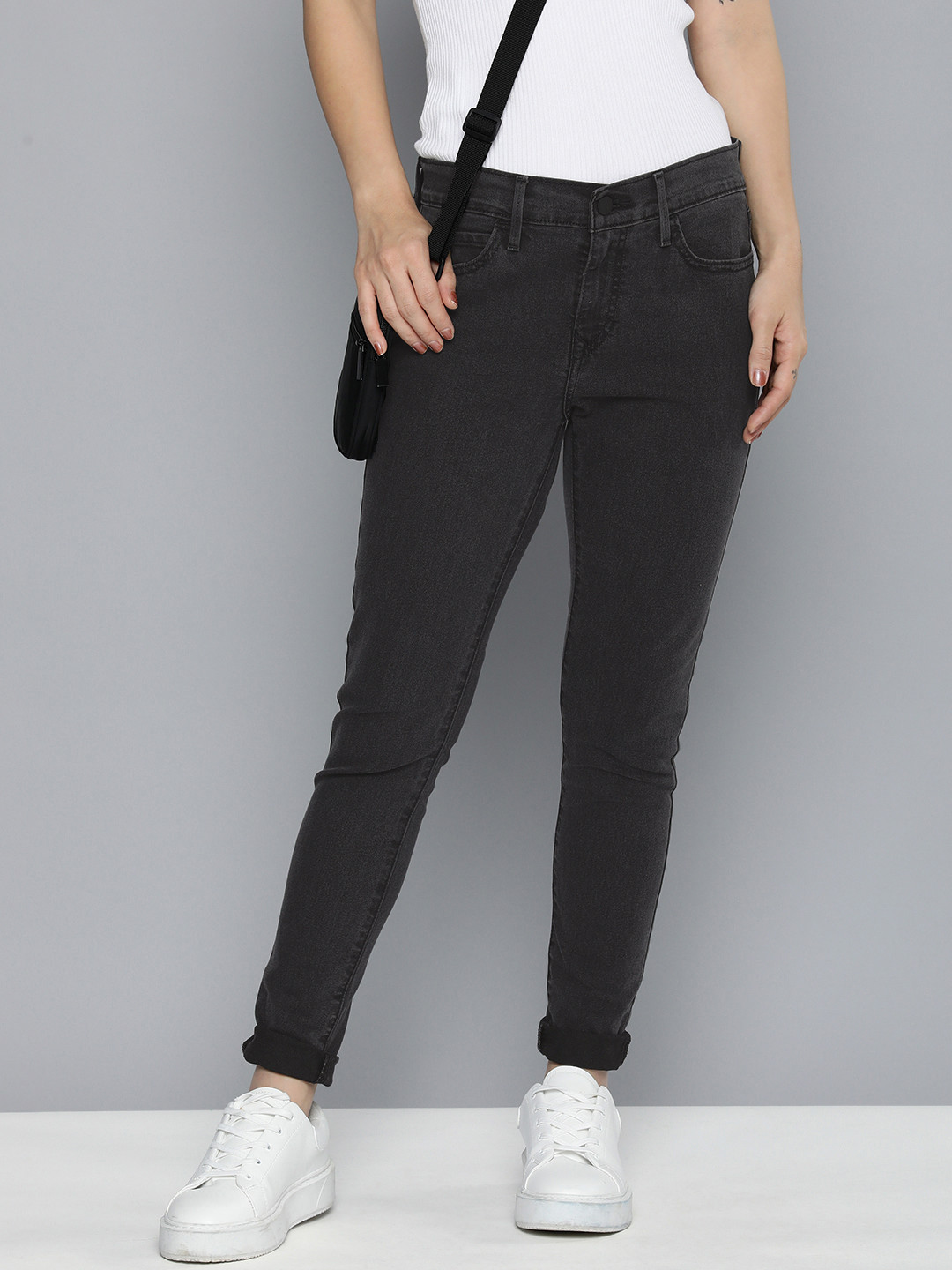Levis Women's 710 Black Skinny Fit Mid Rise Jeans