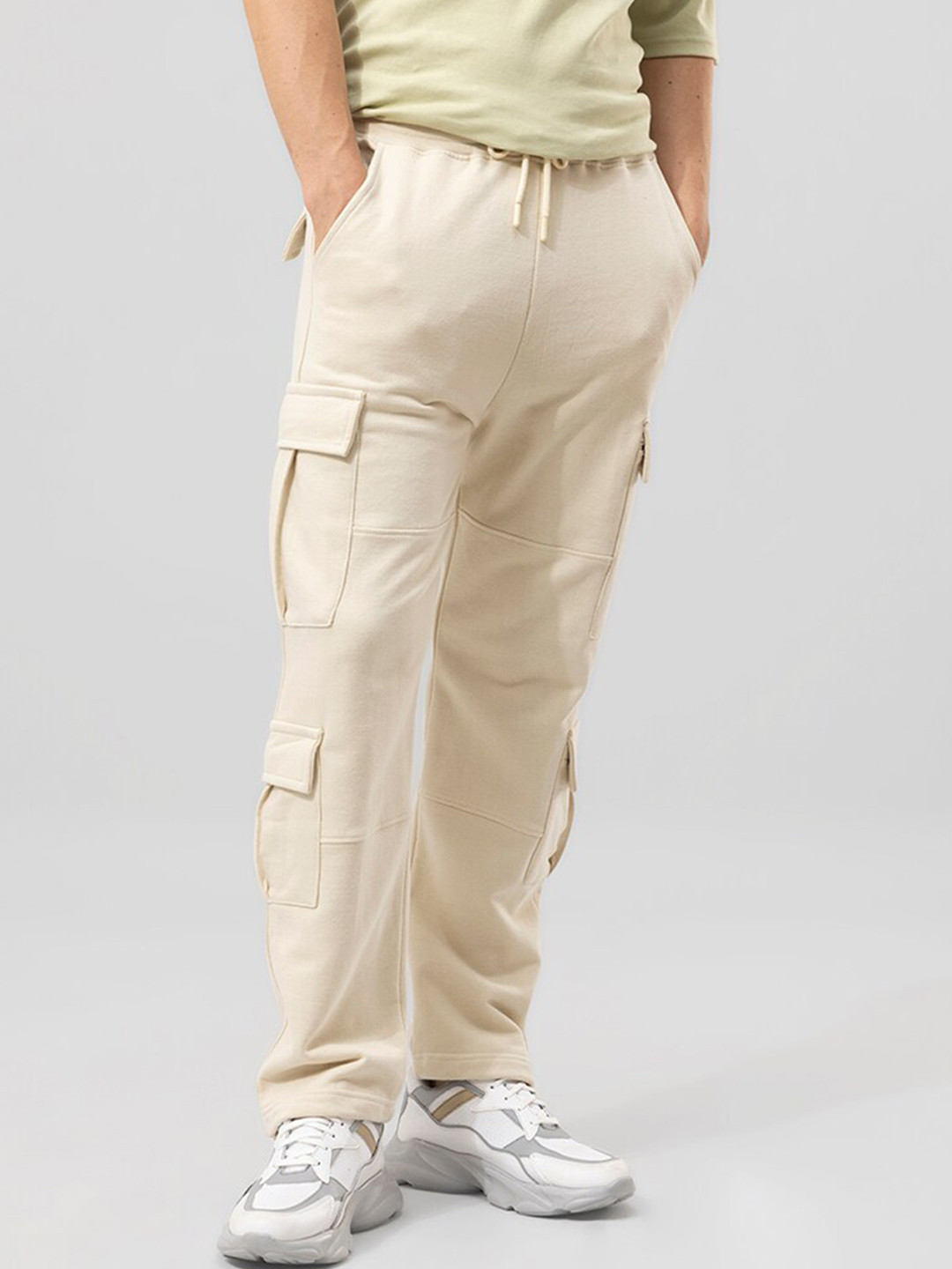 Snitch Men Cream Loose Fit Low-Rise Cotton Cargos Trousers
