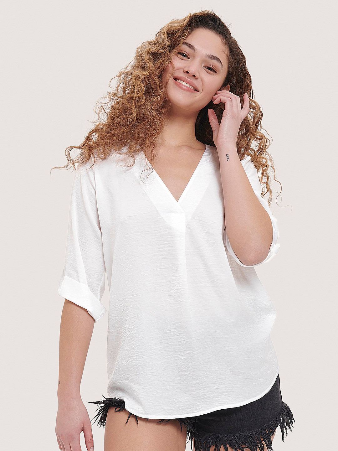 ALCOTT Crinkle Detail Pleated Roll-Up Sleeves Top