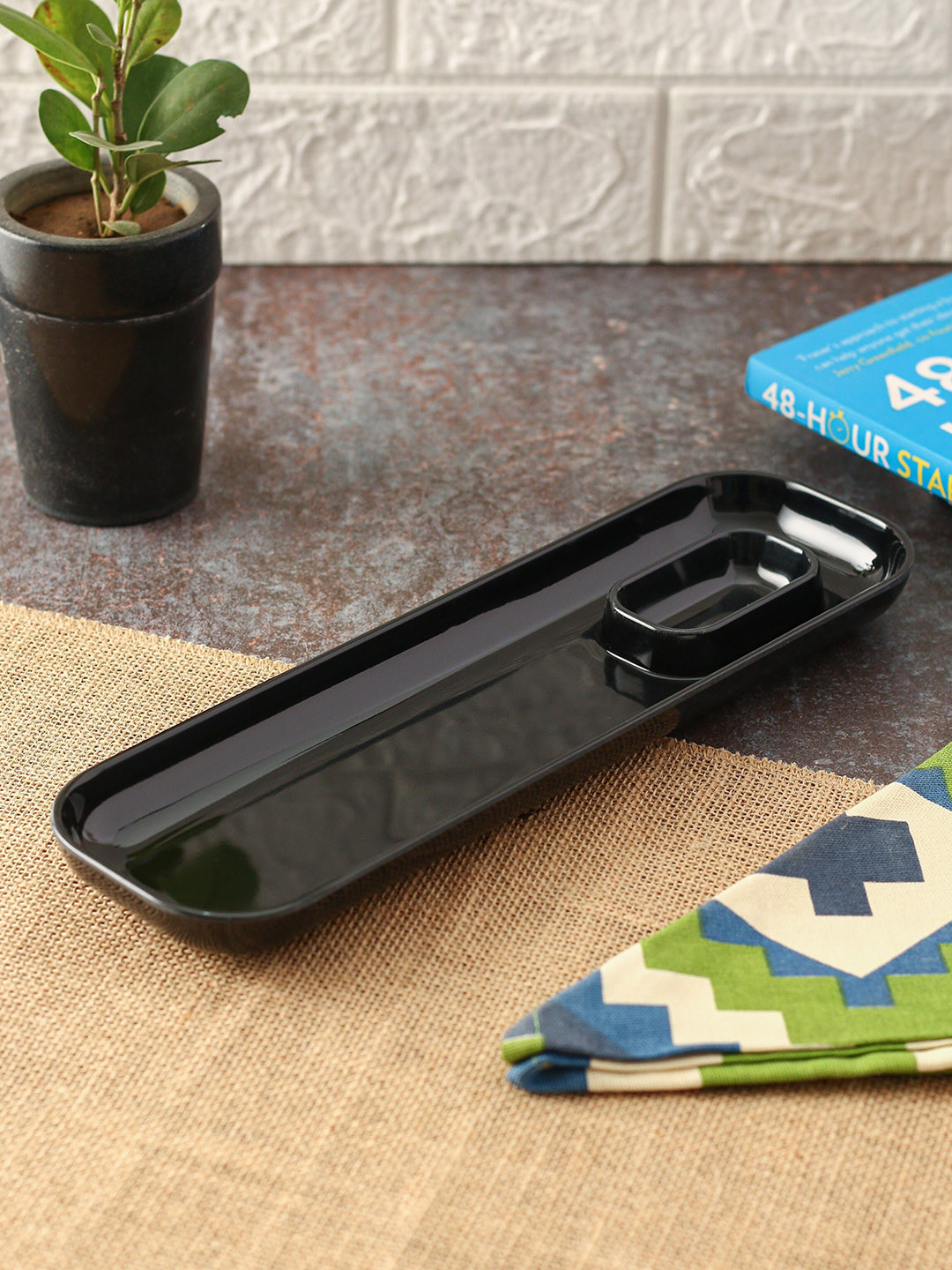 LIVING ROOTS Black Melamine Serving Platter