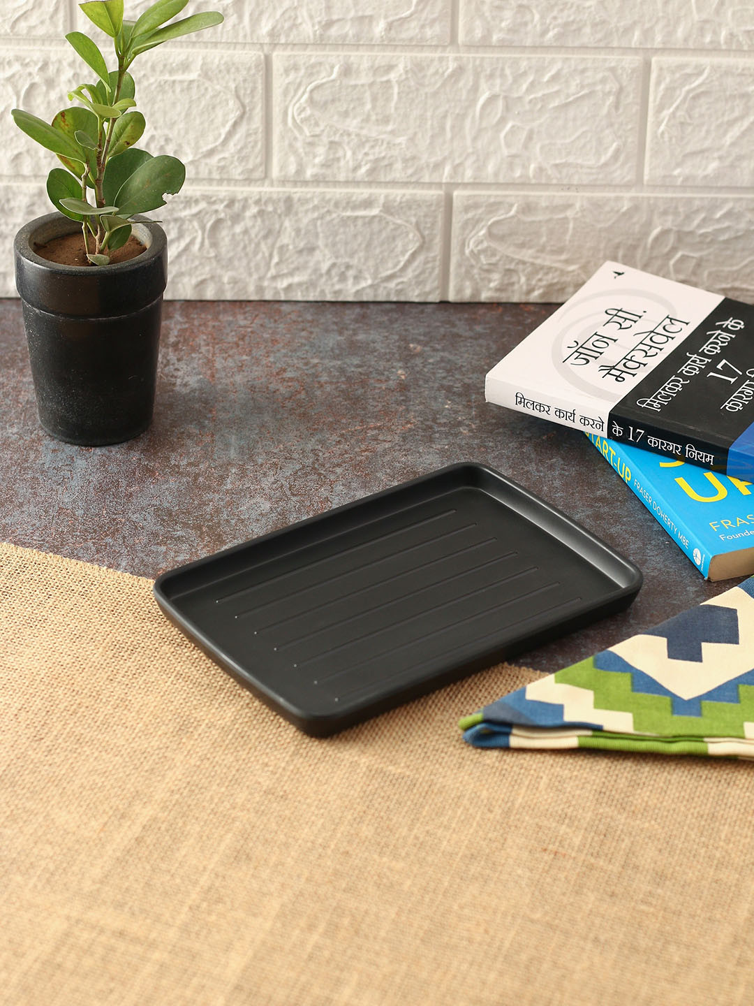 LIVING ROOTS Black Rectangular Melamine Serving Platter