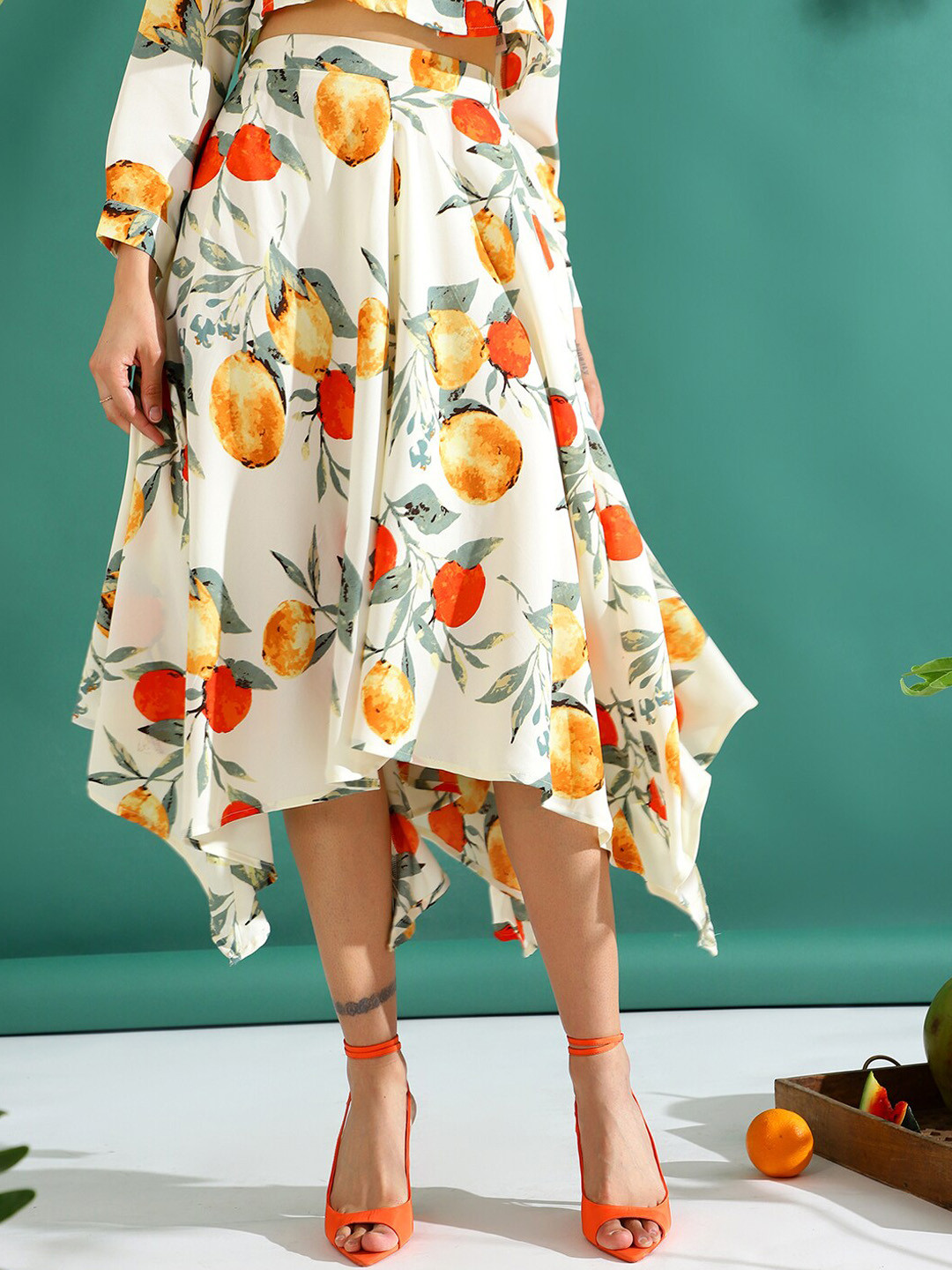 KASSUALLY White Tropical Printed Asymmetric Flared Skirt