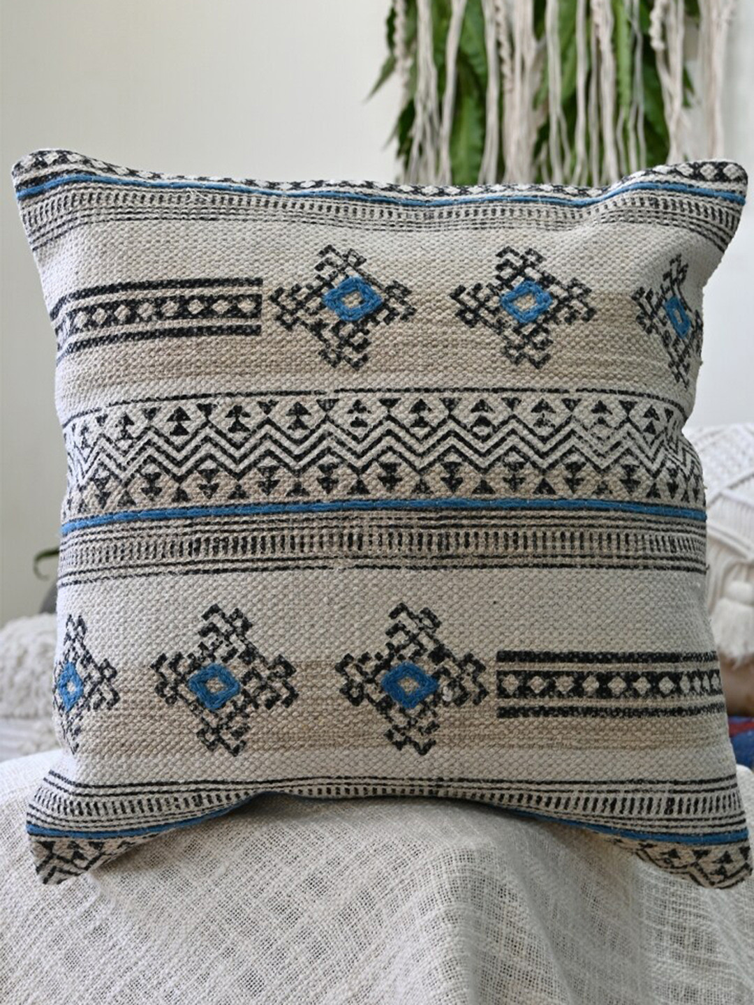 Art Avenue Rubus White & Blue Ethnic Motifs Printed Cotton Square Cushion Cover