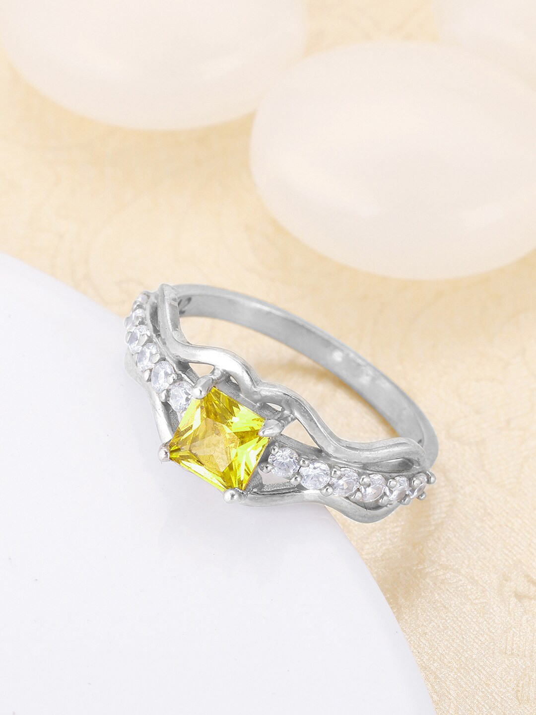 GIVA 925 Sterling Silver Rhodium-Plated Blazing Charm Finger Ring