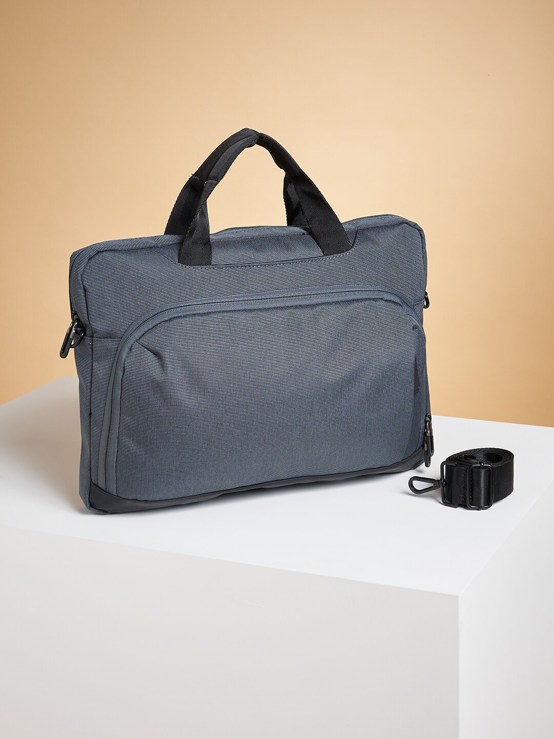 Ajile by Pantaloons Soild Laptop Bag