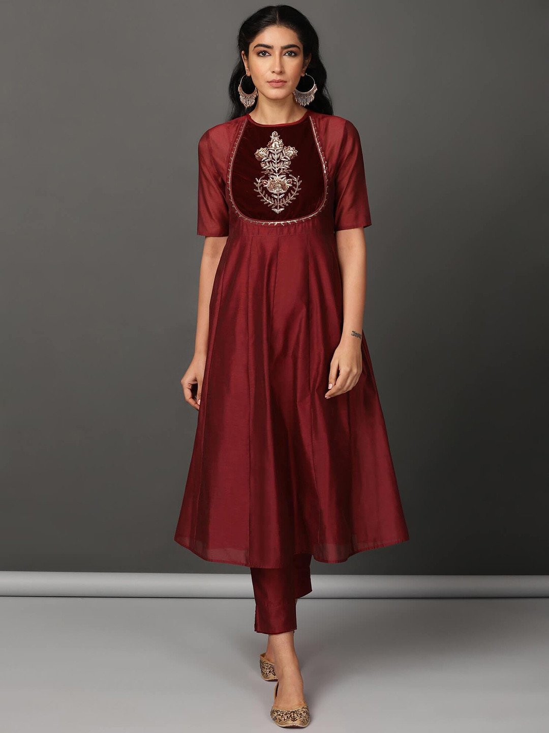 NUHH Yoke Design Sequinned A-Line Kurta With Trousers