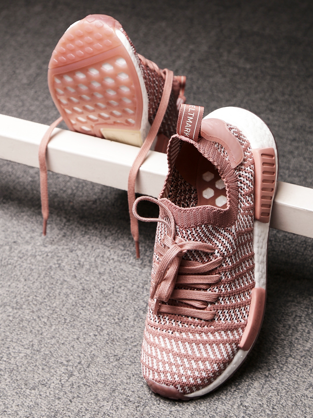ADIDAS Originals Women Dusty Pink Off White NMD R1 STLT Woven Sneakers