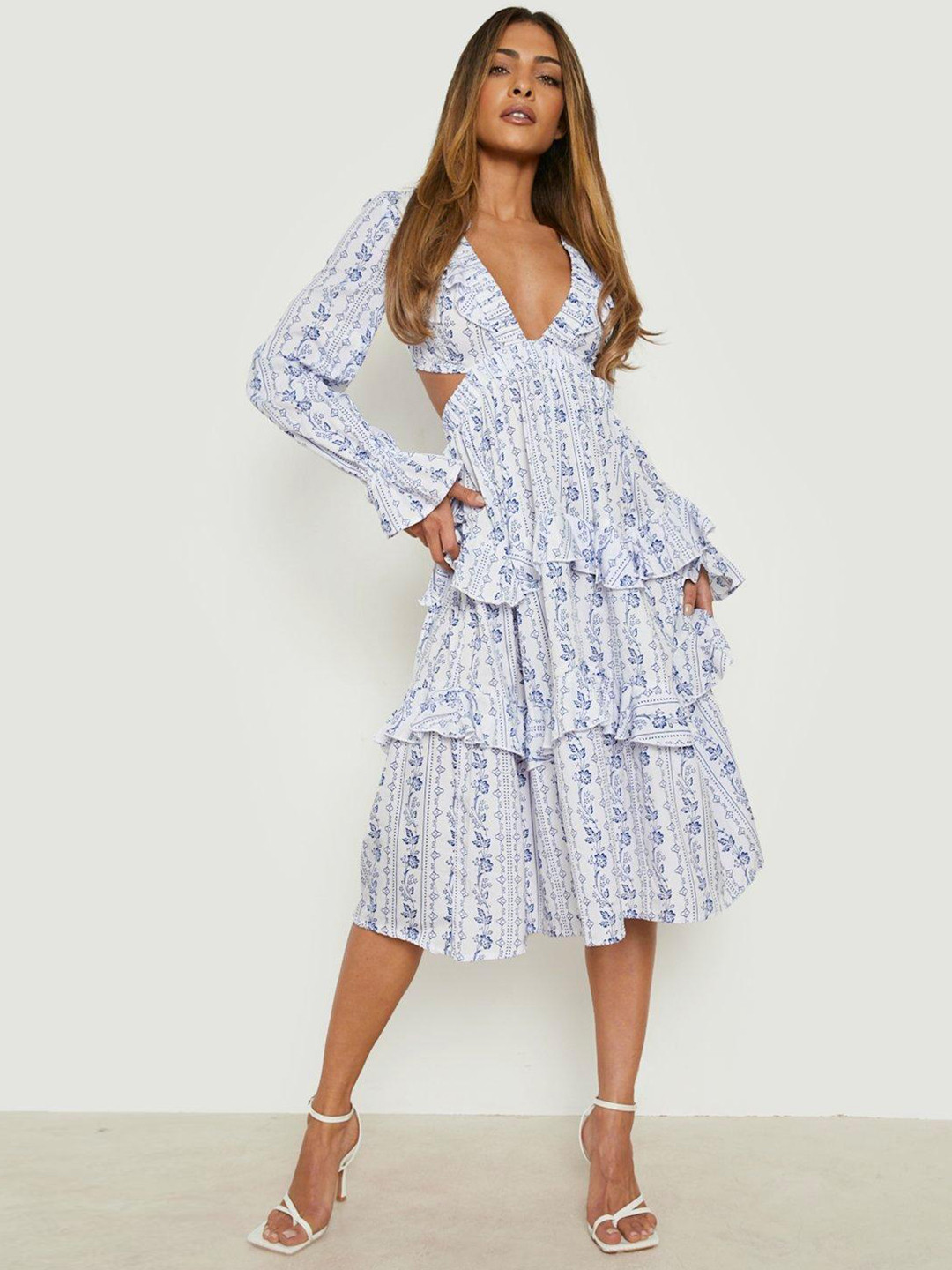 Boohoo Porcelain Printed Plunge Neck Lace-Up Back Tiered Ruffled Fit & Flare Midi Dress