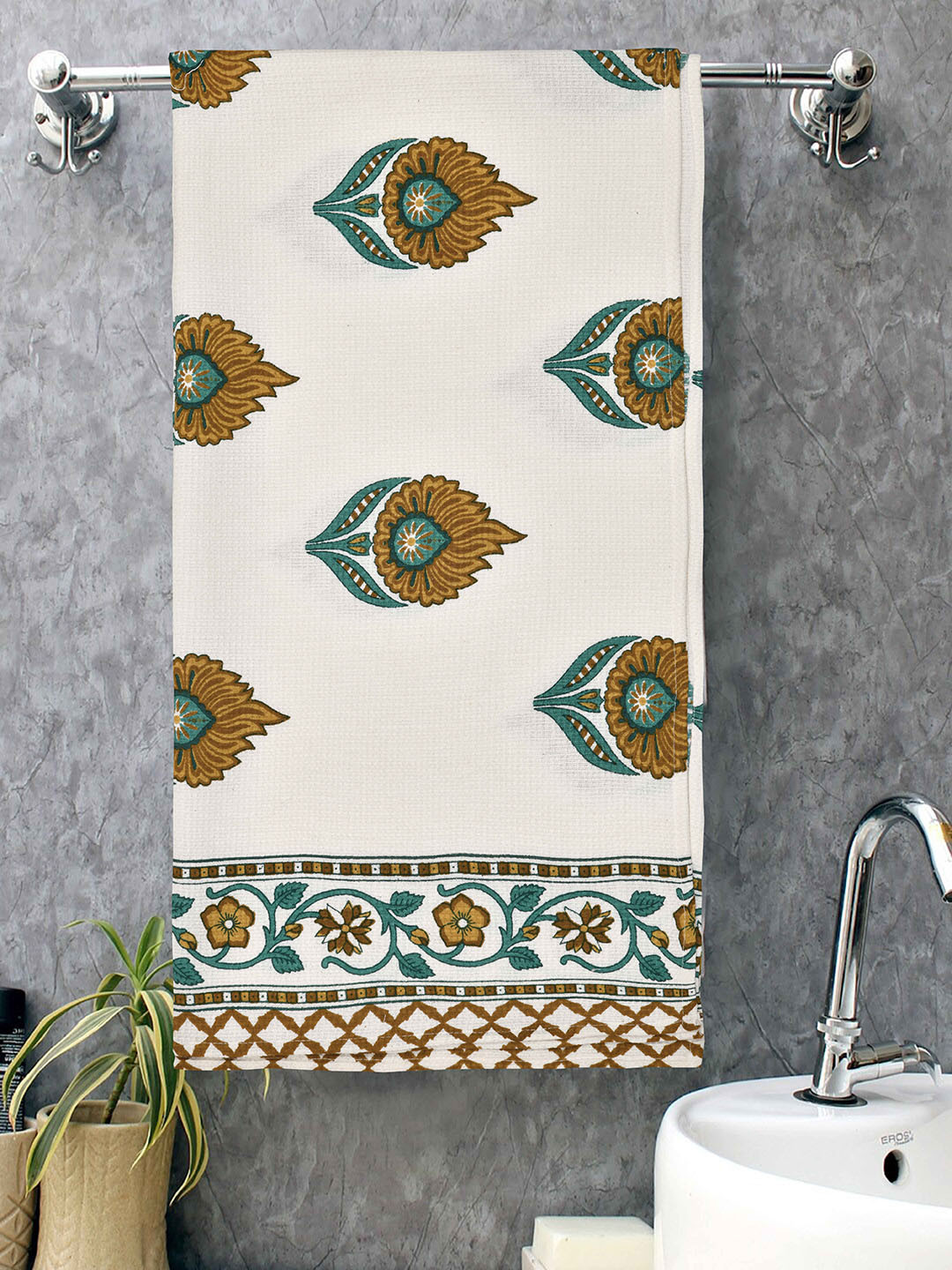 MAFATLAL White & Mustard-Yellow Printed 250 GSM Pure Cotton Bath Towel