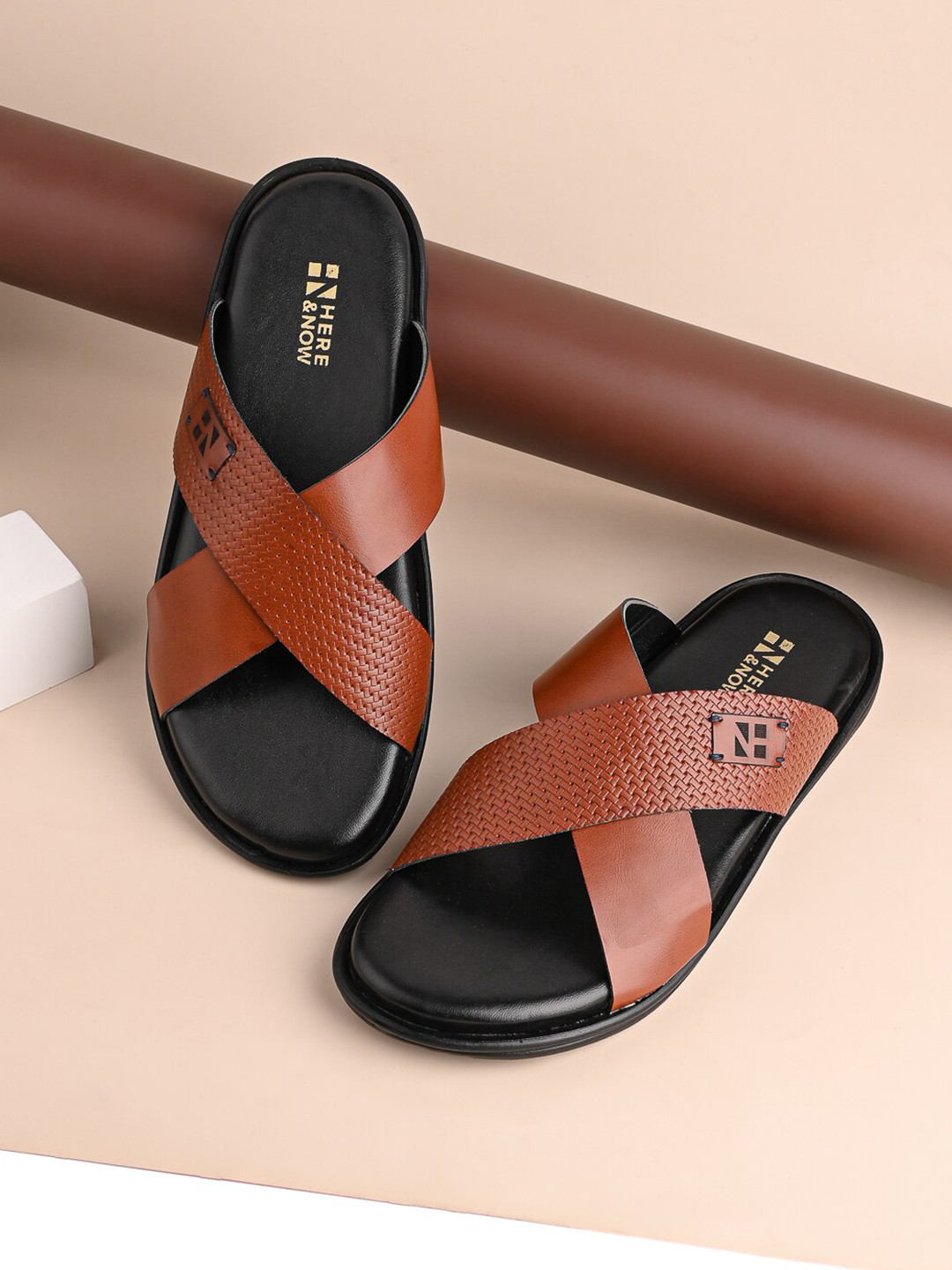 HERE&NOW Men Tan & Black Textured Cross Strap Comfort Sandals