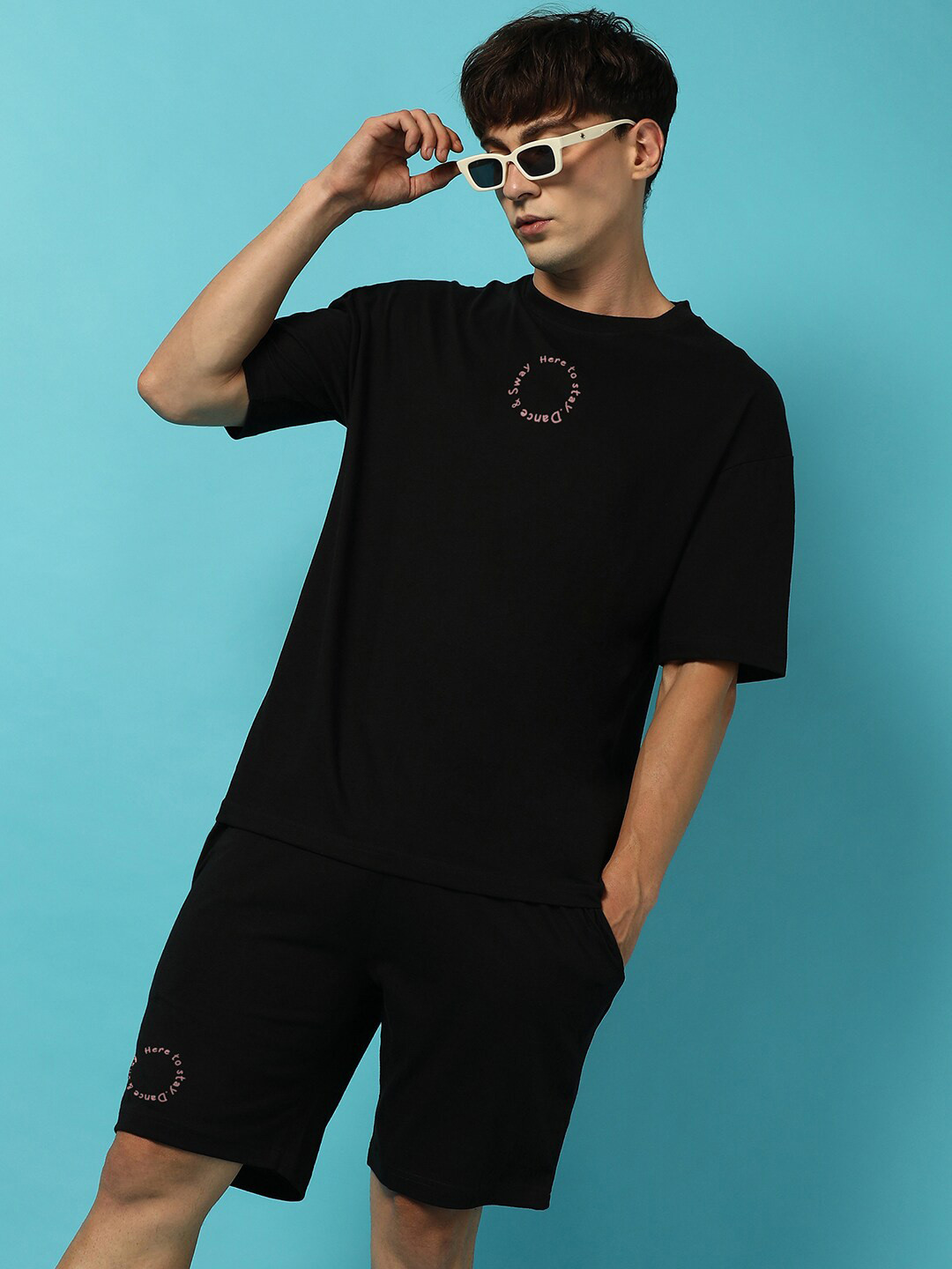 Campus Sutra Black Printed Oversized T-Shirt & Shorts