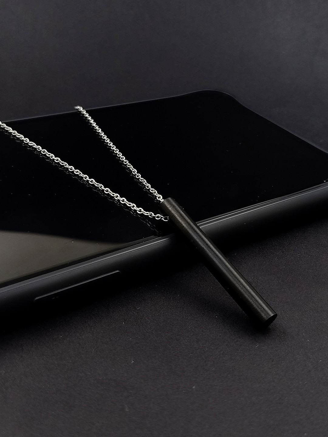 Saizen Rhodium Plated Stainless Steel Round Bar Pendant With Chain