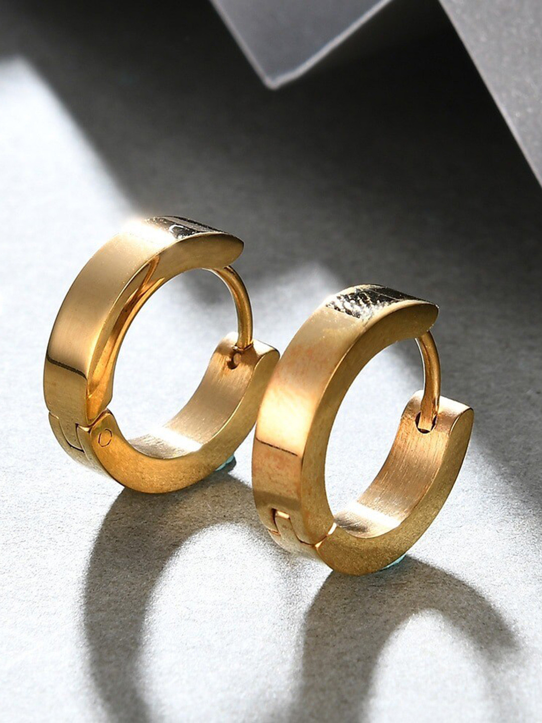 VIEN Men Gold-Plated Contemporary Hoop Earrings