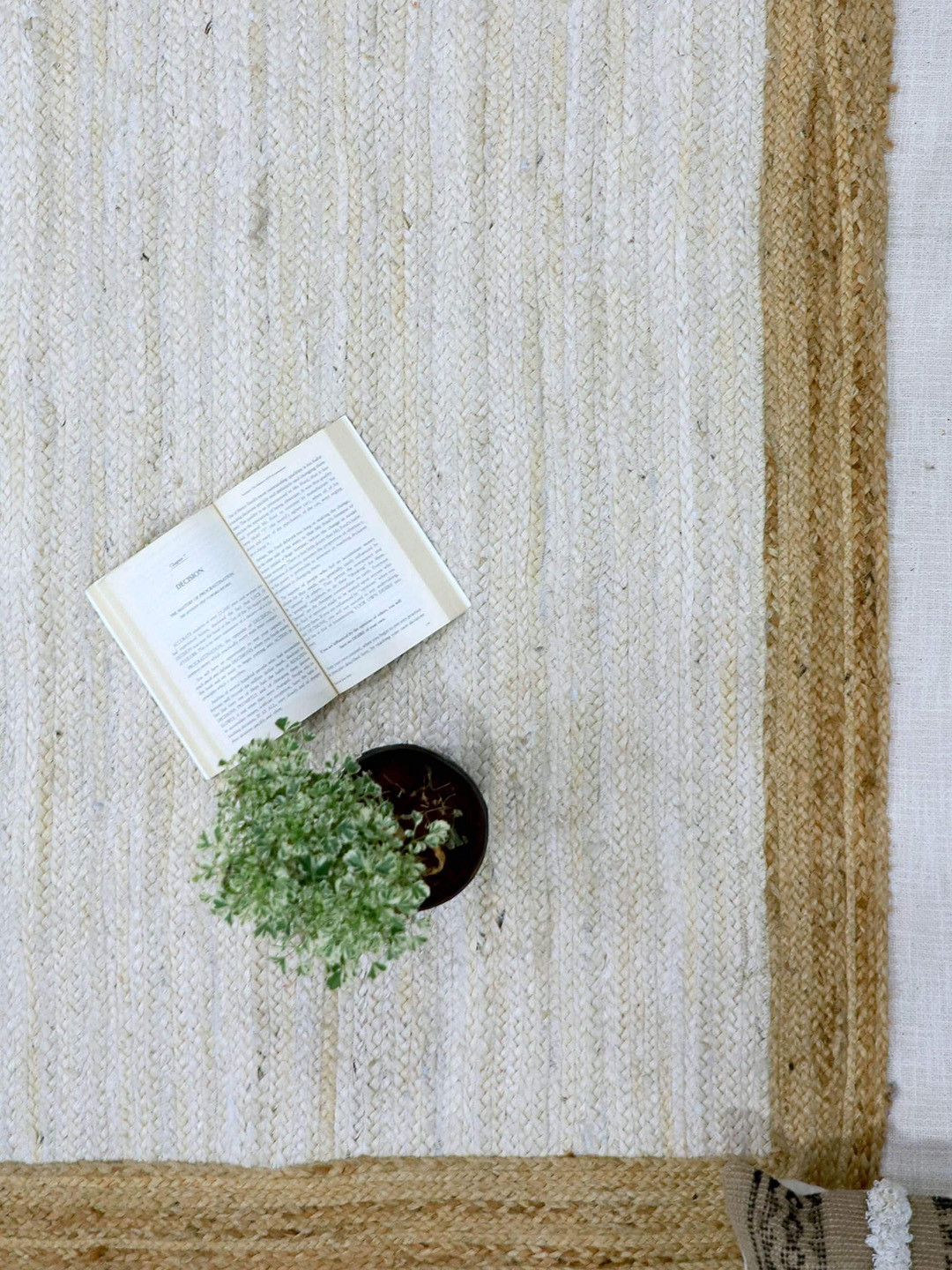 Art Avenue Empty Brown & White Braided Jute Rectangular Rug