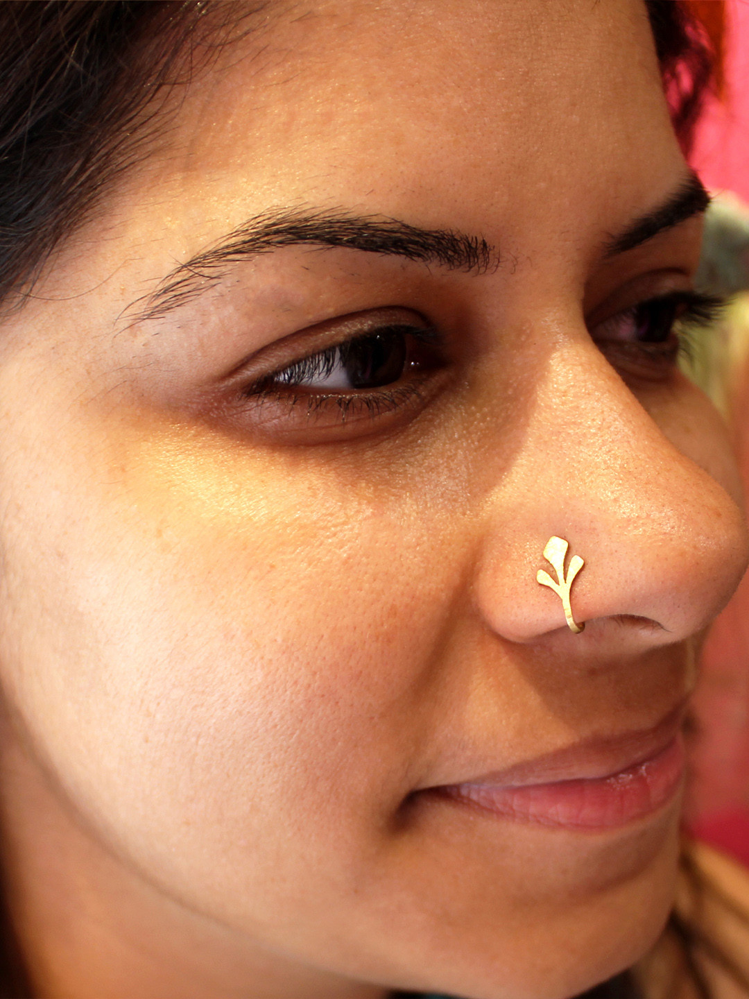 Goldnera Leaf-Shaped Clip-On Nosepin