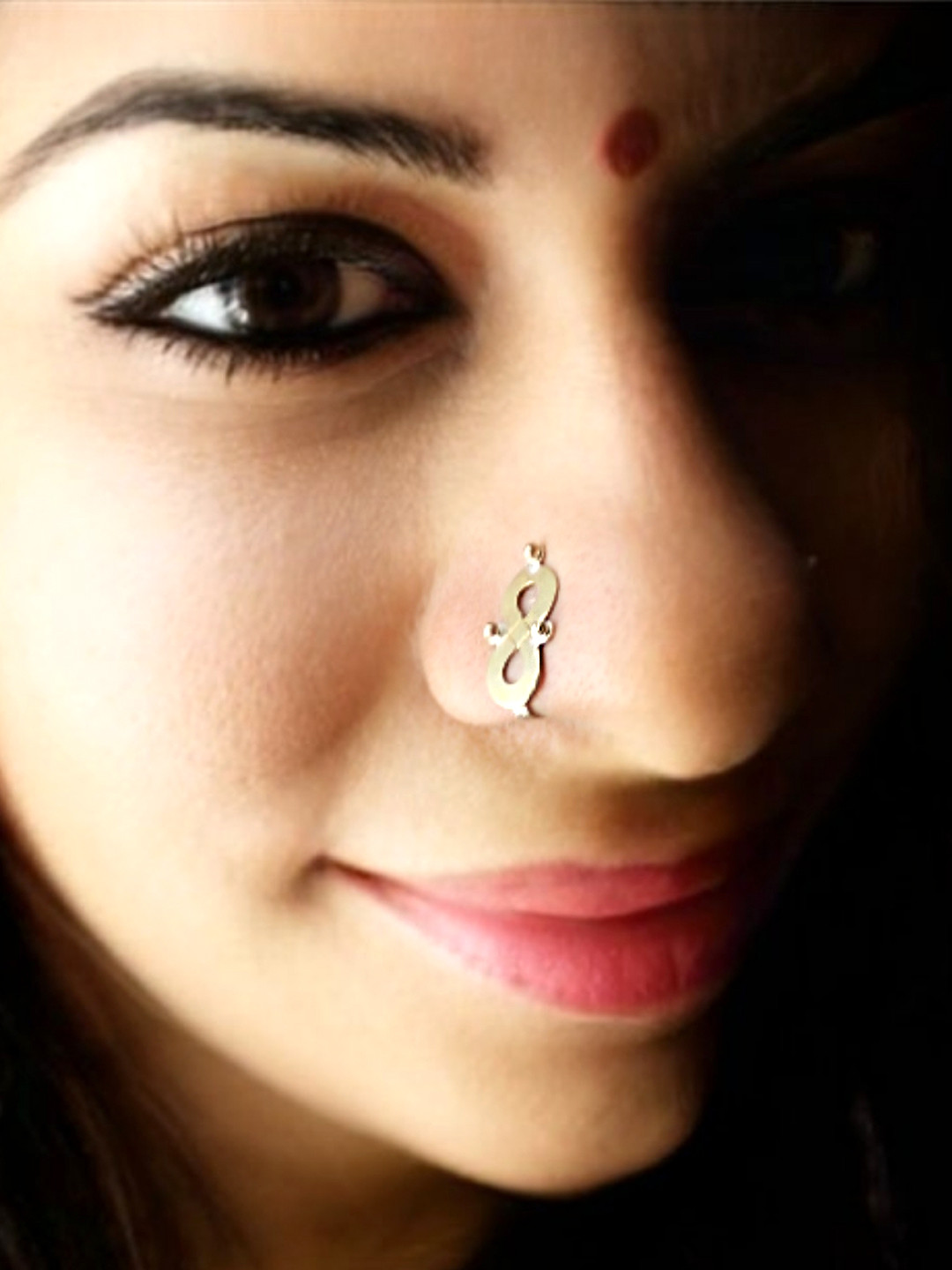 Goldnera Infinity Shaped Nosepin