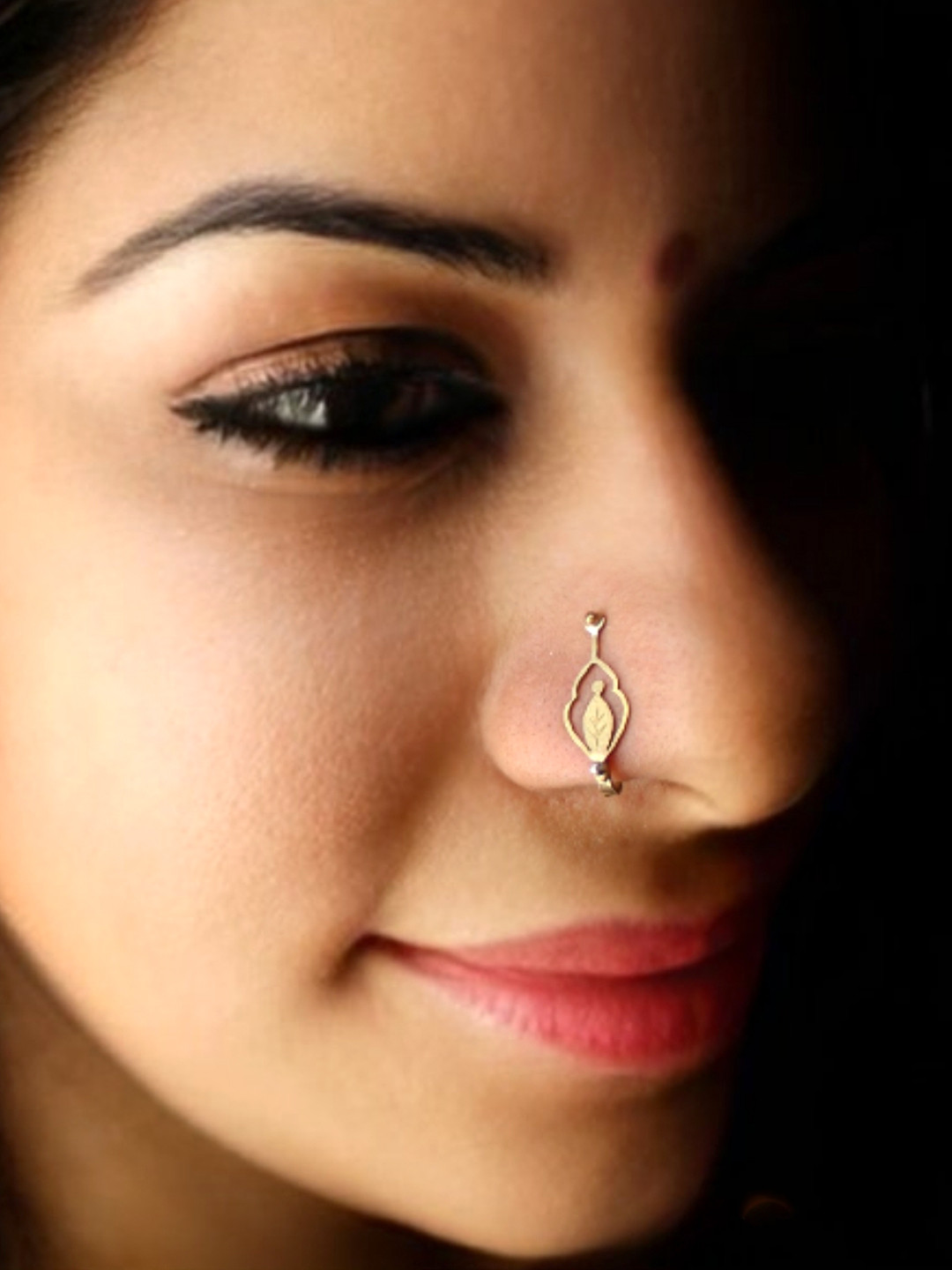 Goldnera Dainty Leaf Design No Piercing Nosepin