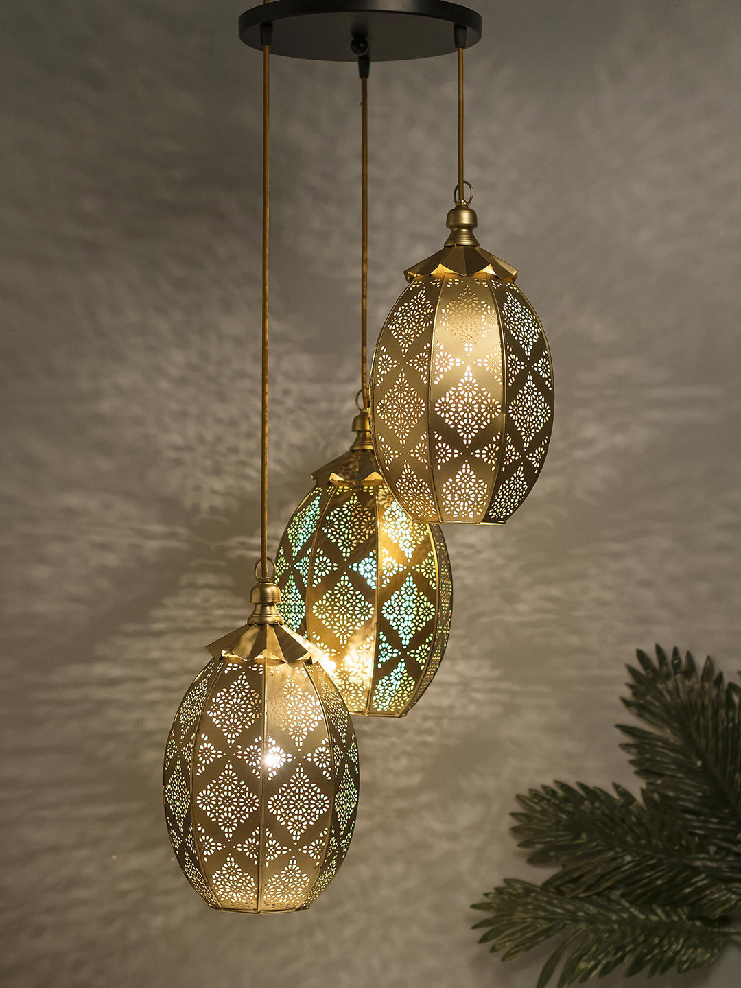 Homesake Black & Yellow 3-Lights Textured Round Cluster Chandelier Ceiling Lamp