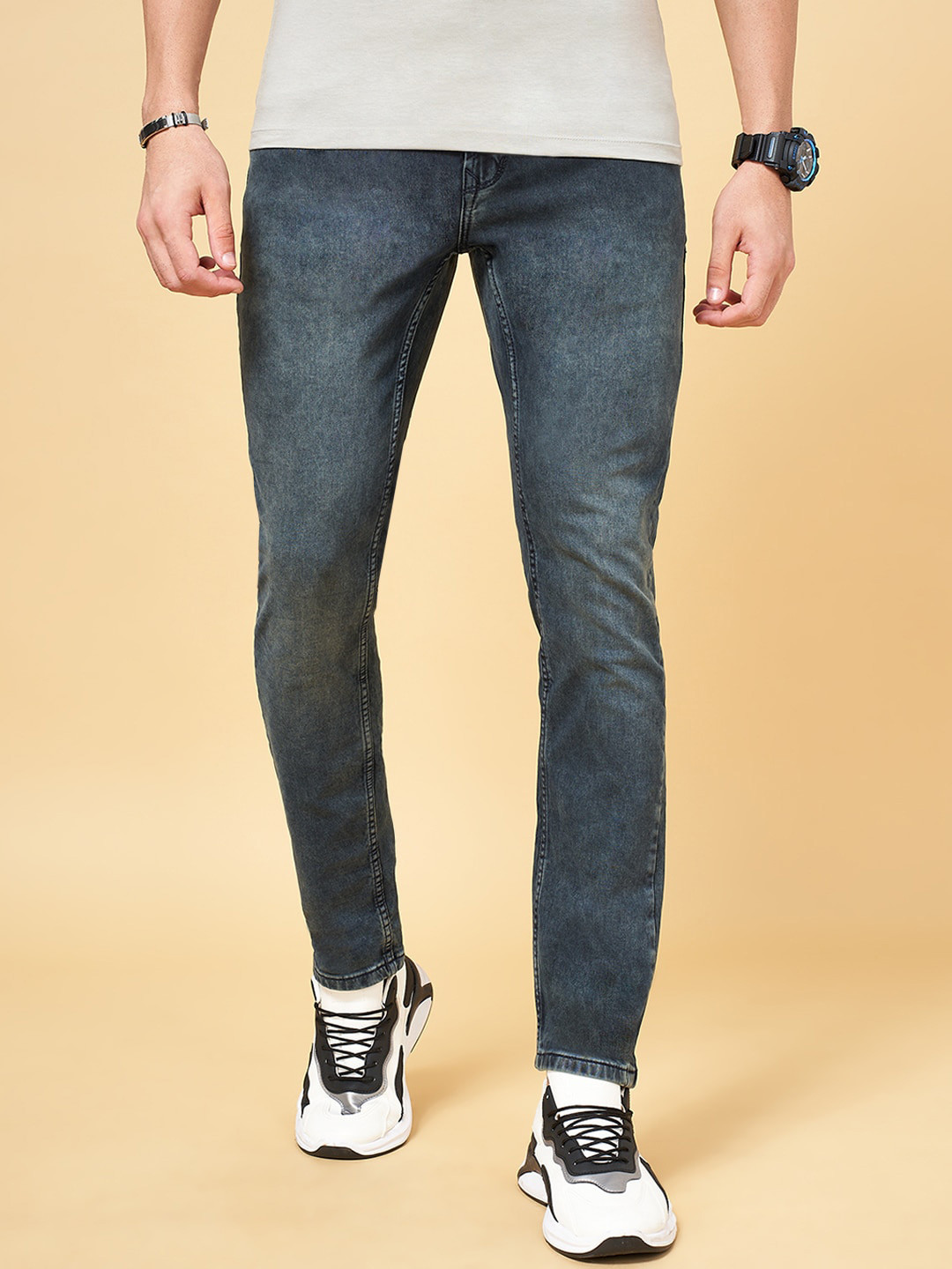 SF JEANS by Pantaloons Men Mid-Rise Slim Fit Heavy Fade Jeans