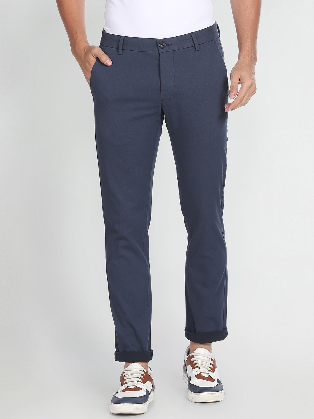 Arrow Sport Men Micro or Ditsy Printed Original Slim Fit Low-Rise Casual Trousers