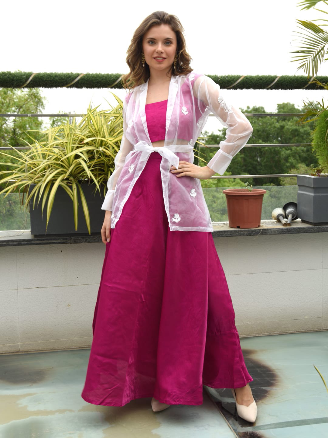 SHADES OF FAASHION Chikankari Tie-Up Shrug