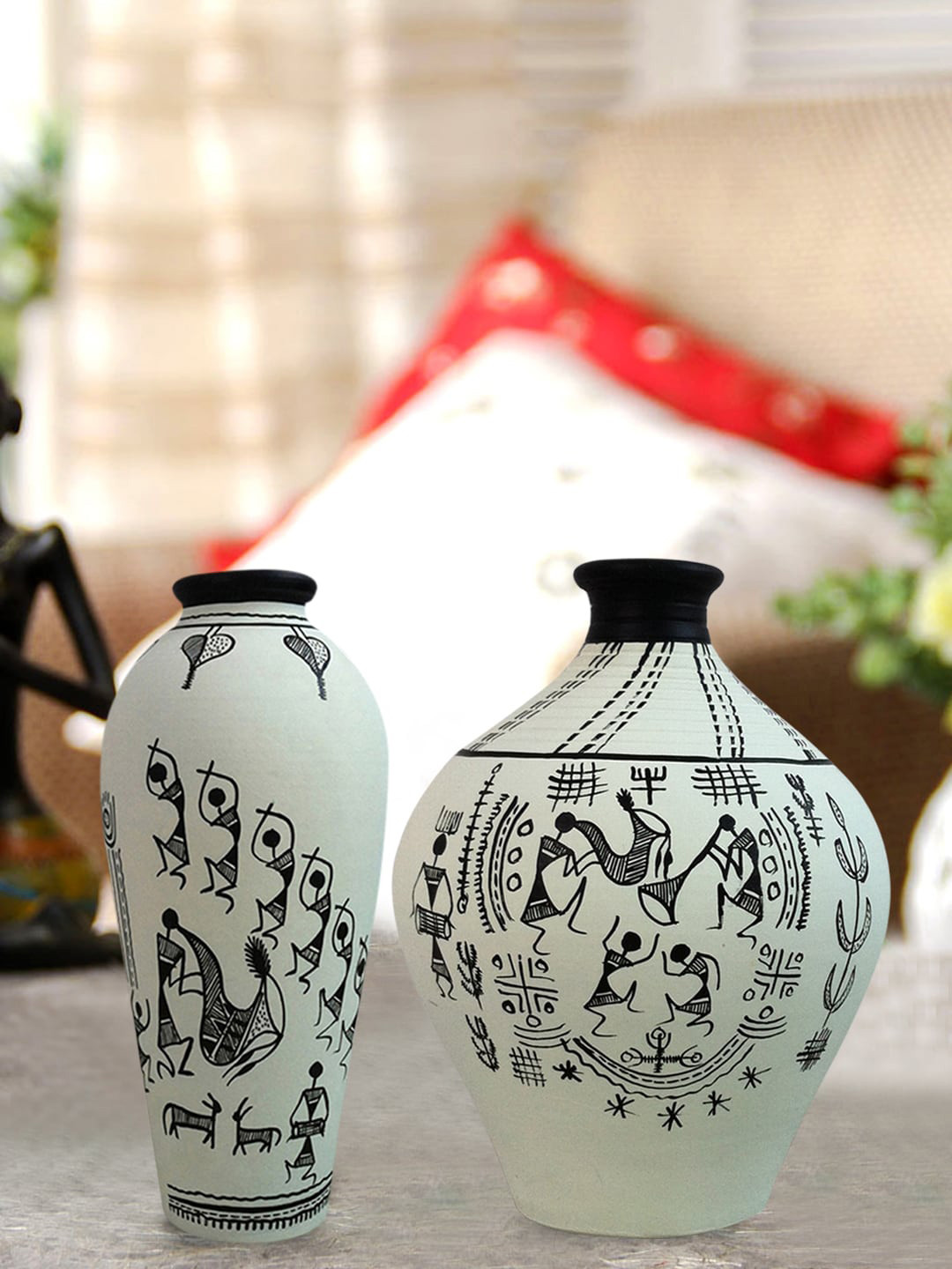 ExclusiveLane White & Black 2 Pieces Printed Vases