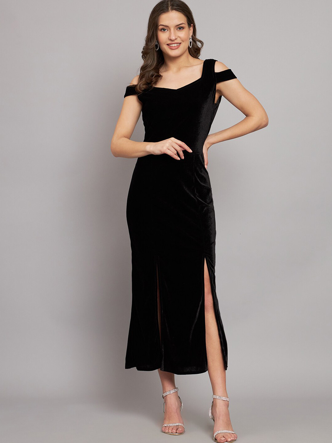 VAARARO Cold-Shoulder Velvet Maxi Dress