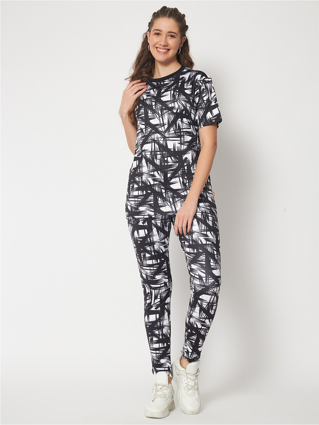 Yuvraah Printed T-Shirt With Track Pants