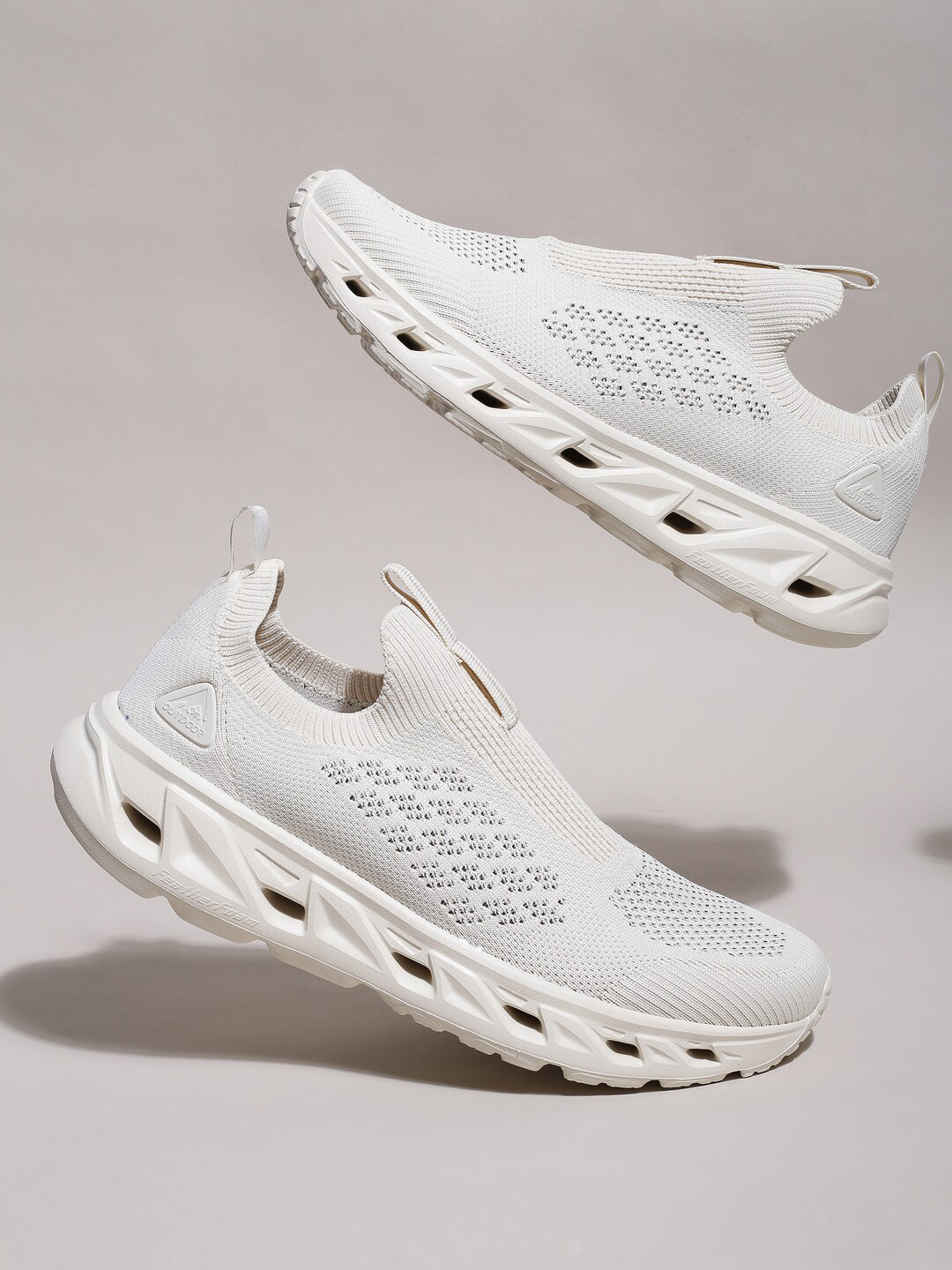 Xtep Men Feather Foam Outdoor Shoes