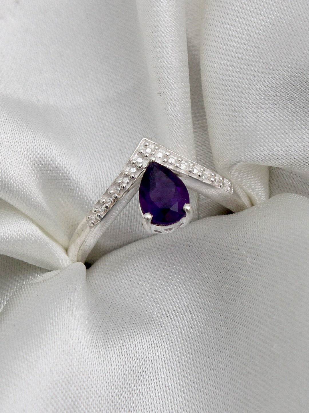 HIFLYER JEWELS 92.5 Sterling Silver Amethyst-Studded Finger Ring