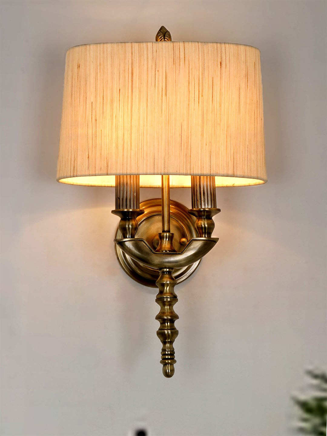 Fos Lighting Gold Toned & White Antique Brass Victorian Dual-Light Aluminium Wall Lamp