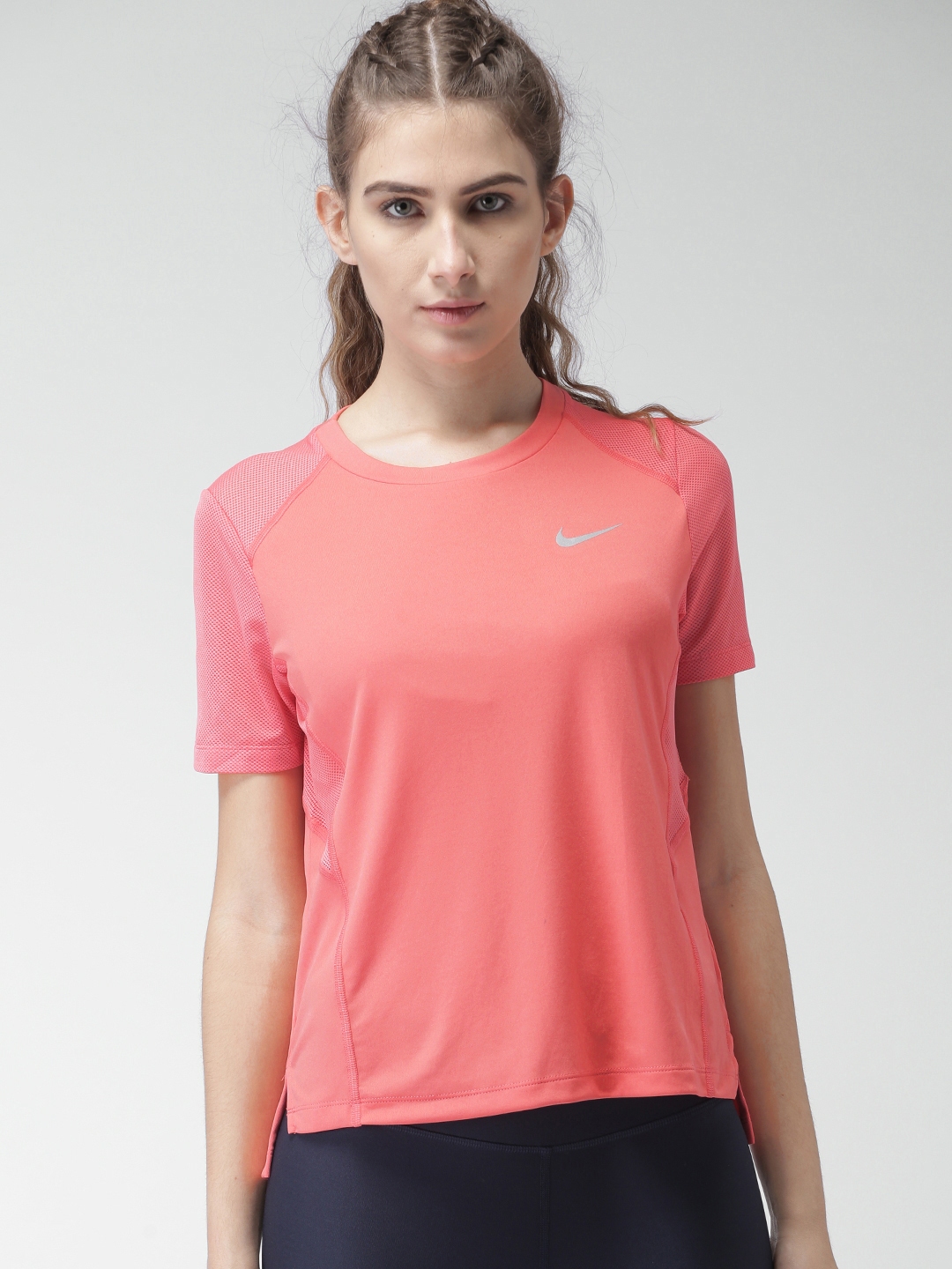 Nike coral clearance top