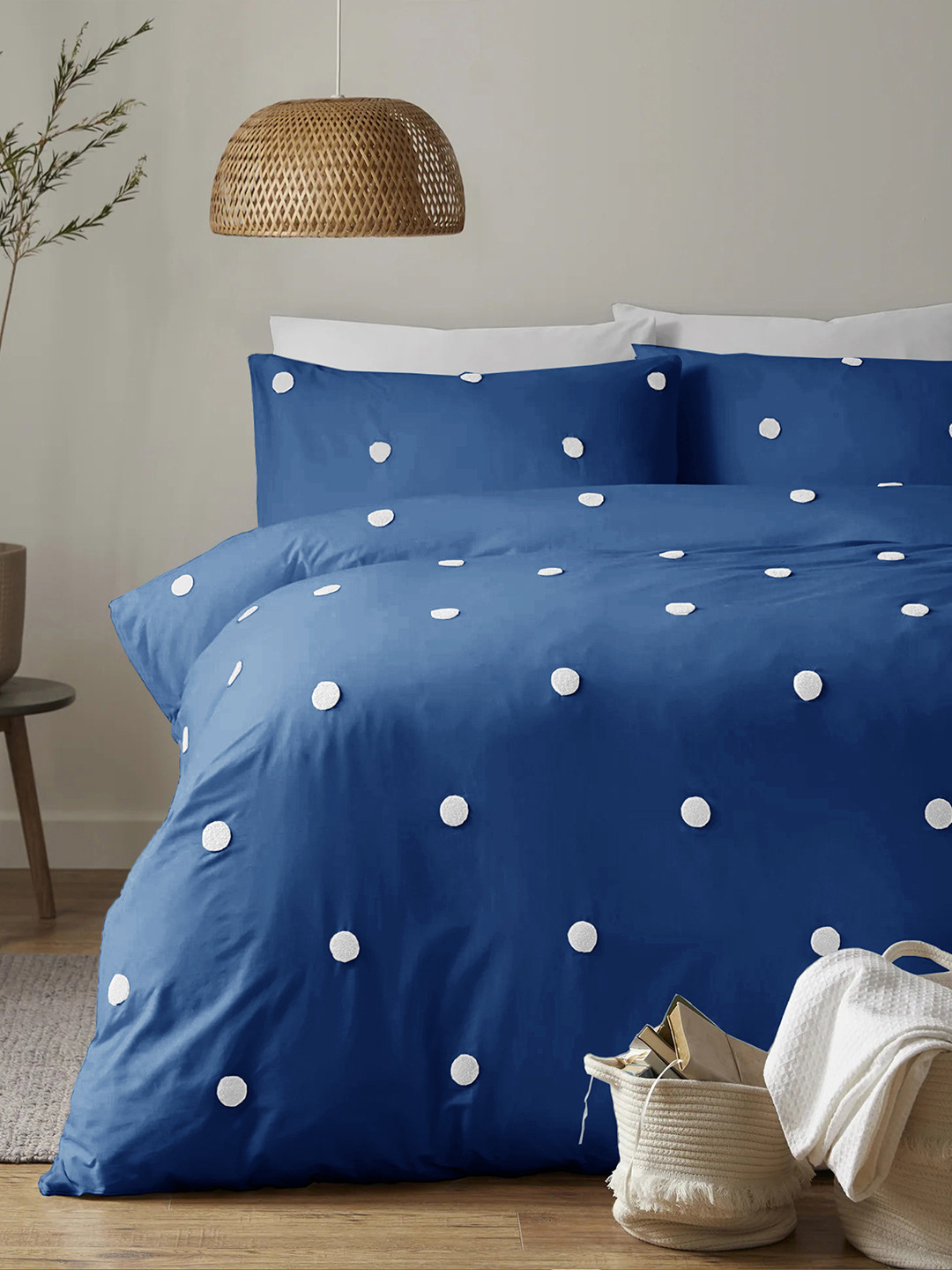 THE WHITE MOSS Desert Rose Blue & White Microfiber AC Room 150 GSM Double Bed Comforter