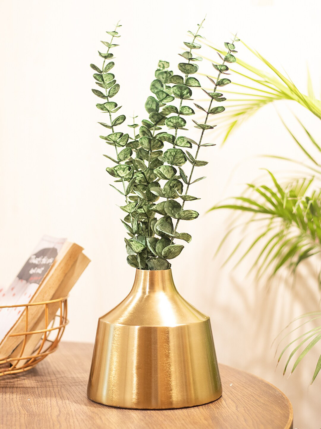 MARKET99 Beige Iron Flower Vase