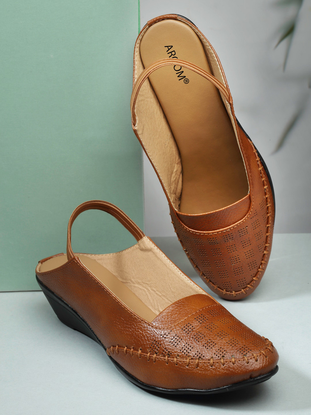 AROOM Textured Leather Mules With Backstrap